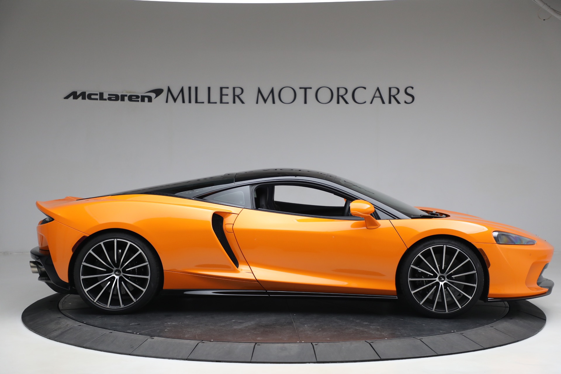 Used-2021-McLaren-GT-Luxe