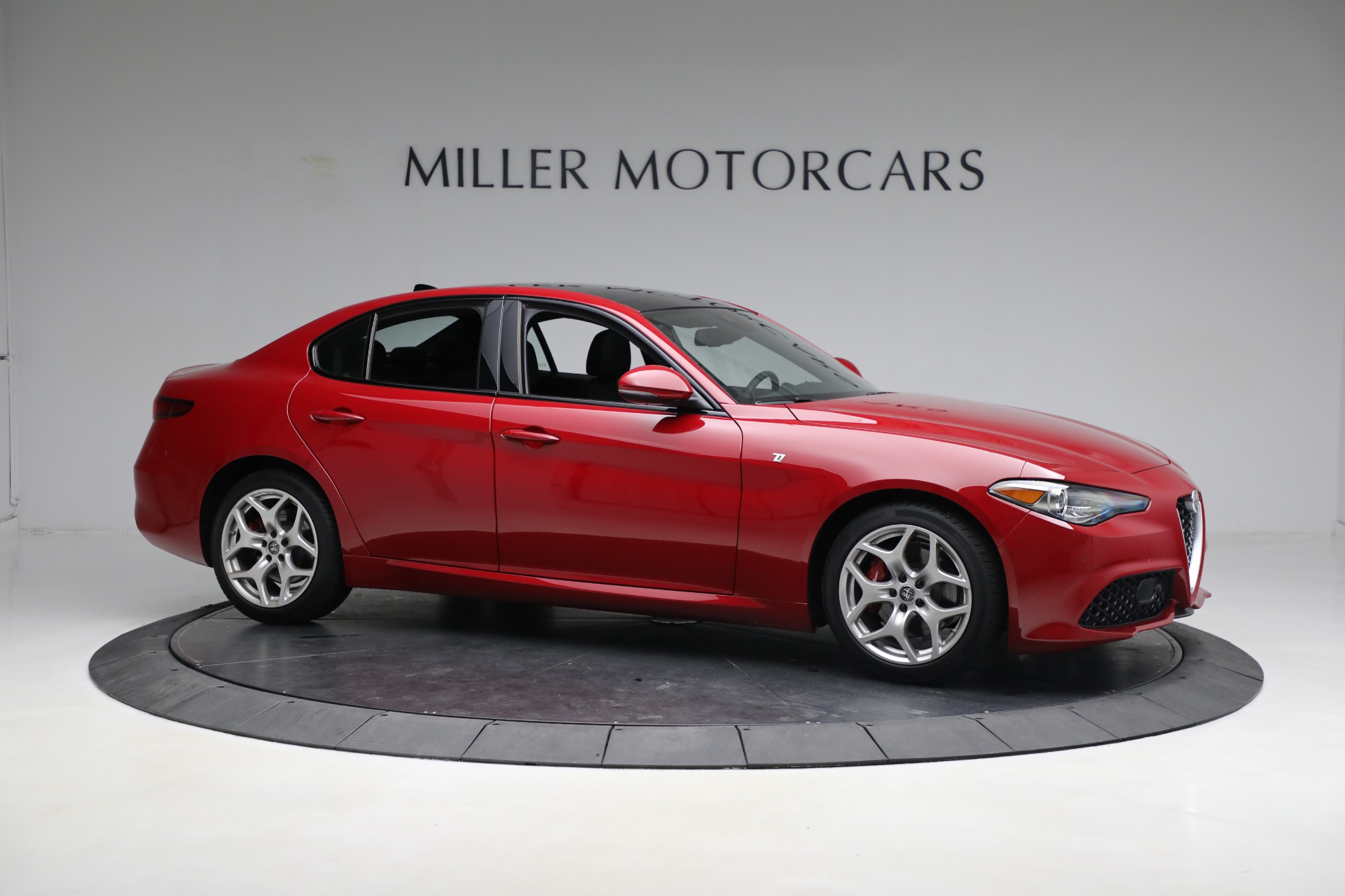 New-2023-Alfa-Romeo-Giulia-Ti