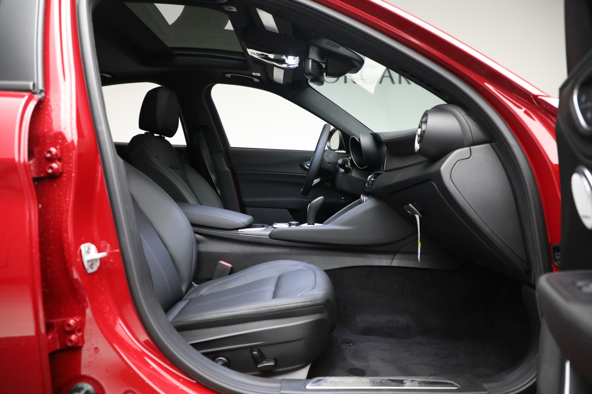 New-2023-Alfa-Romeo-Giulia-Ti