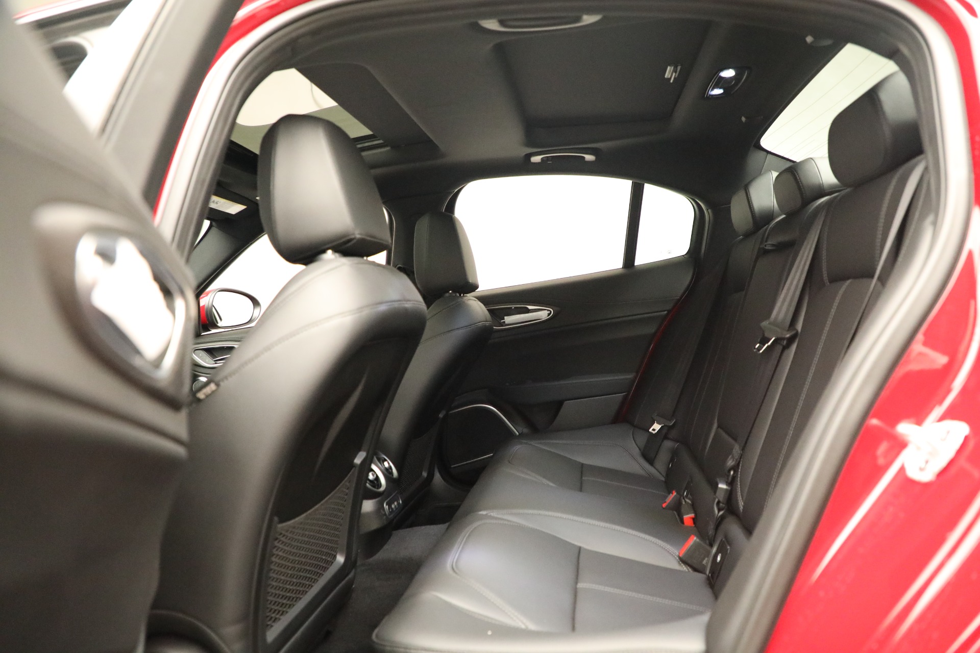 New-2023-Alfa-Romeo-Giulia-Ti