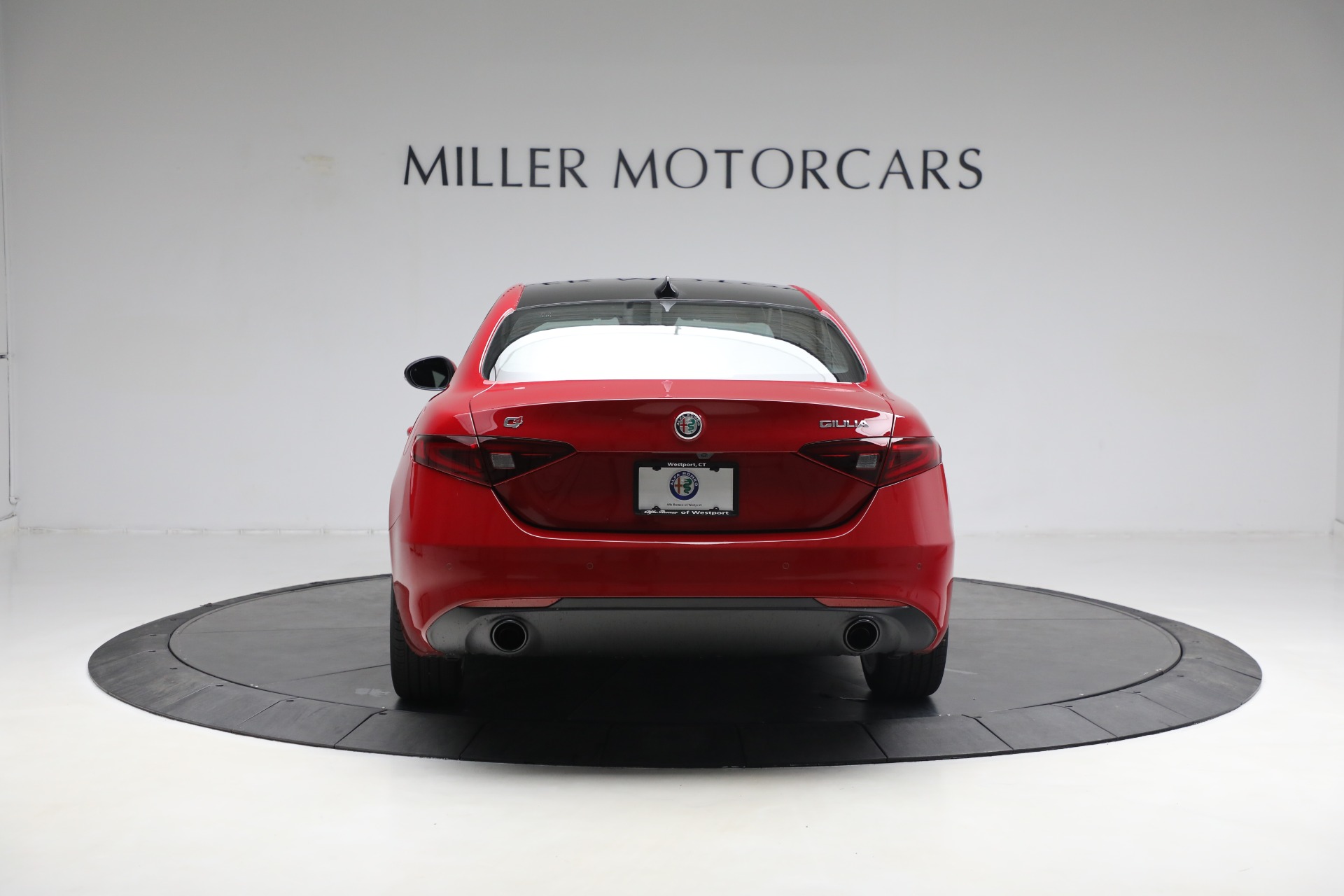 New-2023-Alfa-Romeo-Giulia-Ti