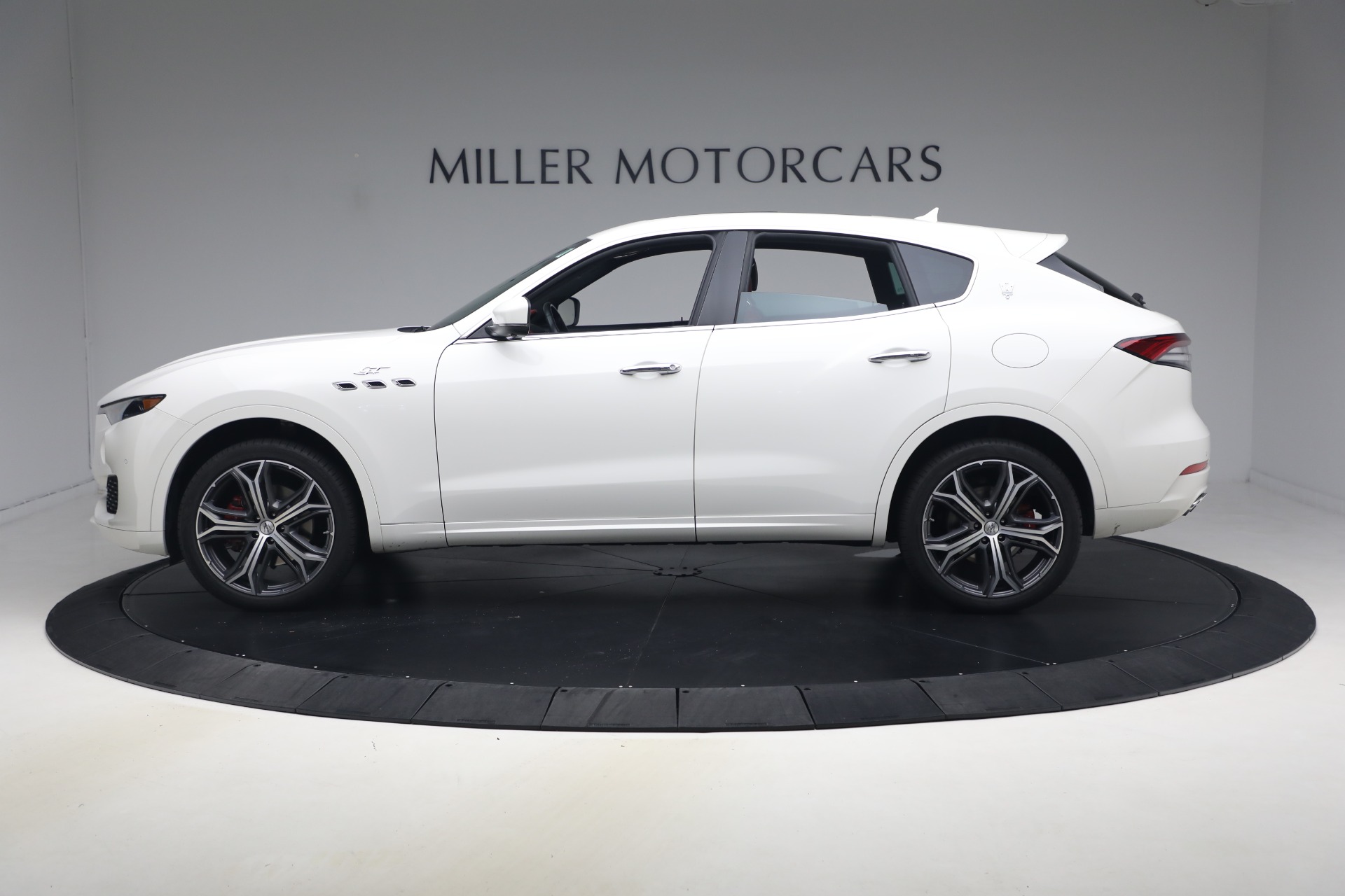 Used-2023-Maserati-Levante-GT