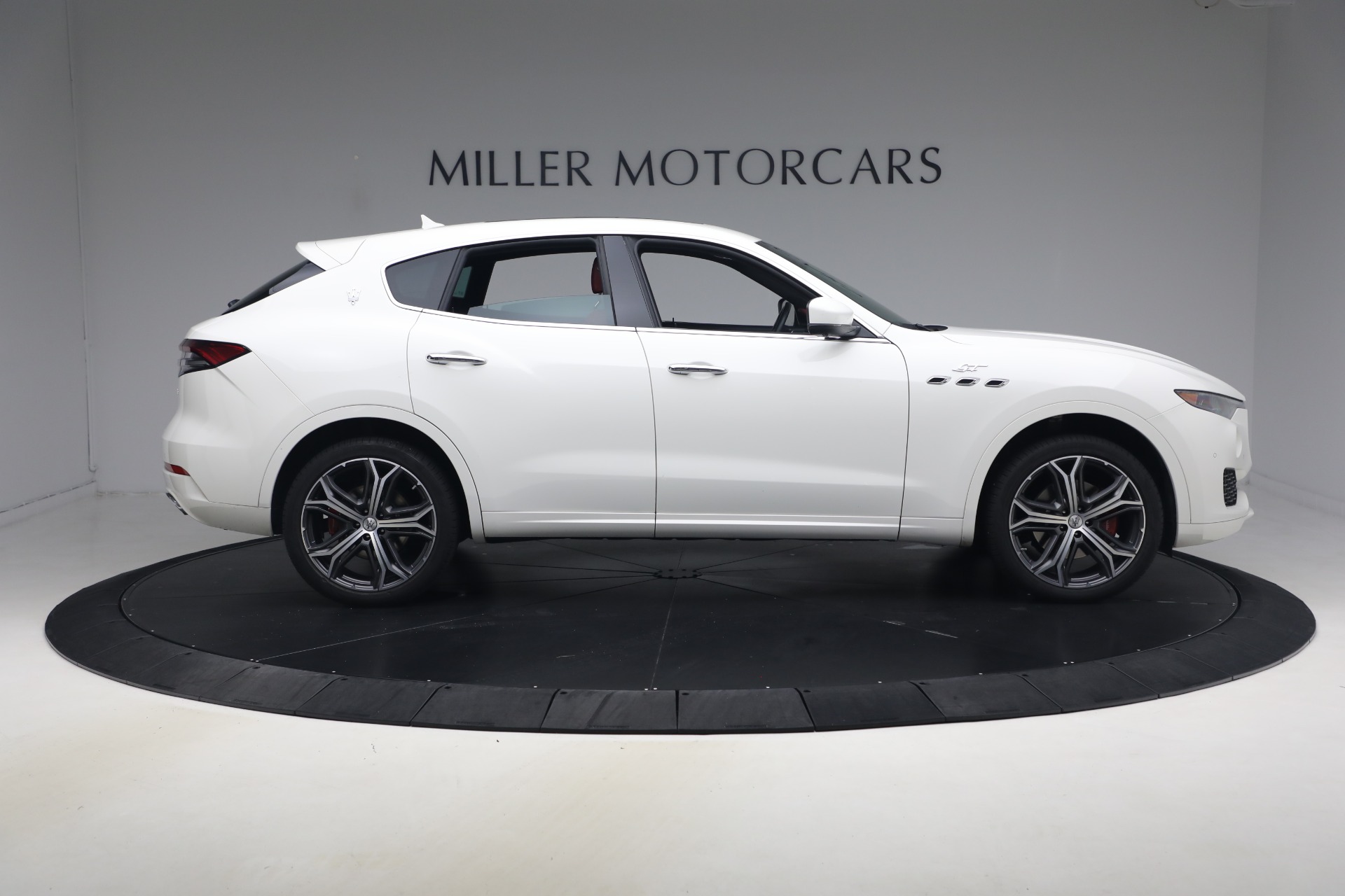 Used-2023-Maserati-Levante-GT