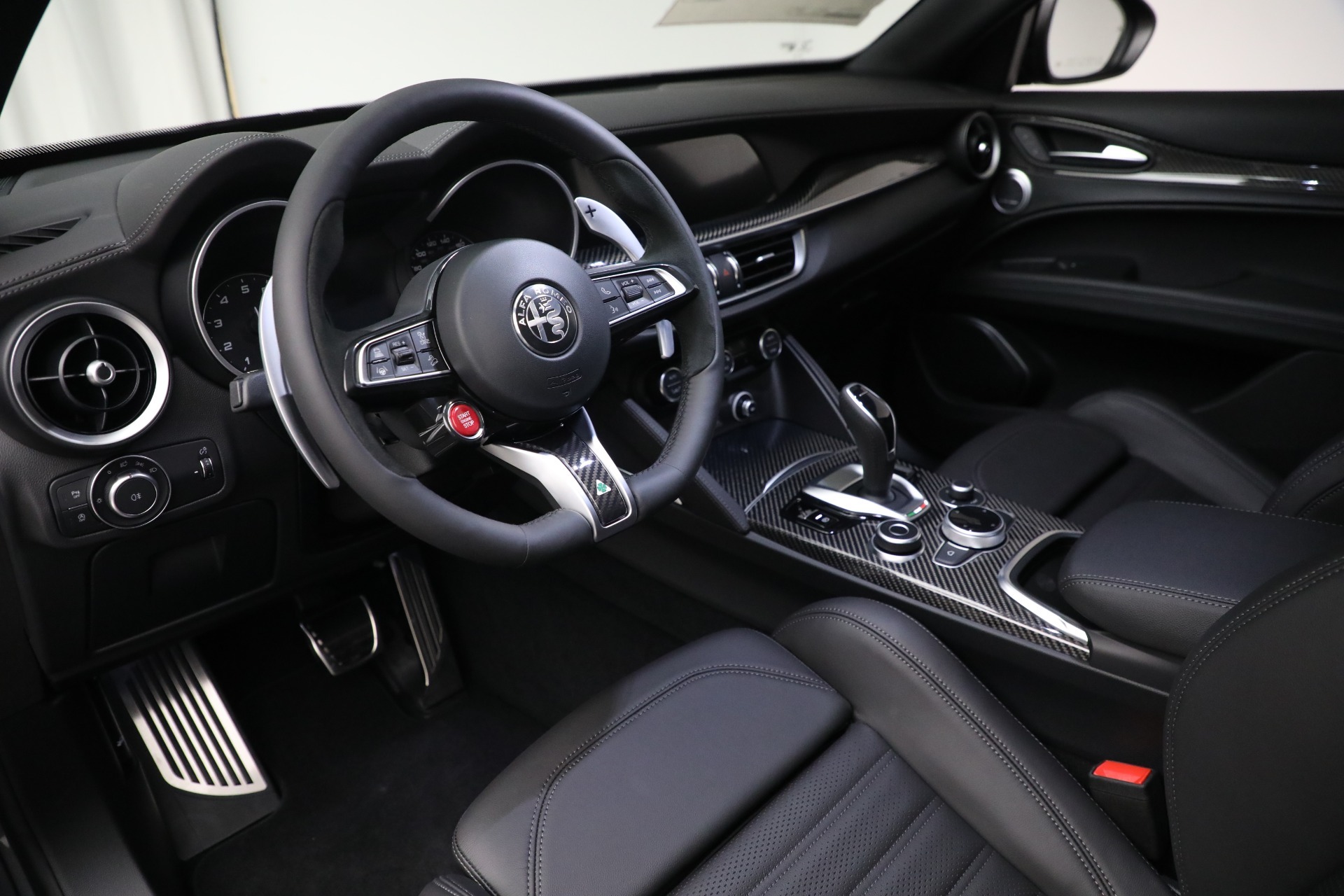 New-2023-Alfa-Romeo-Stelvio-Quadrifoglio