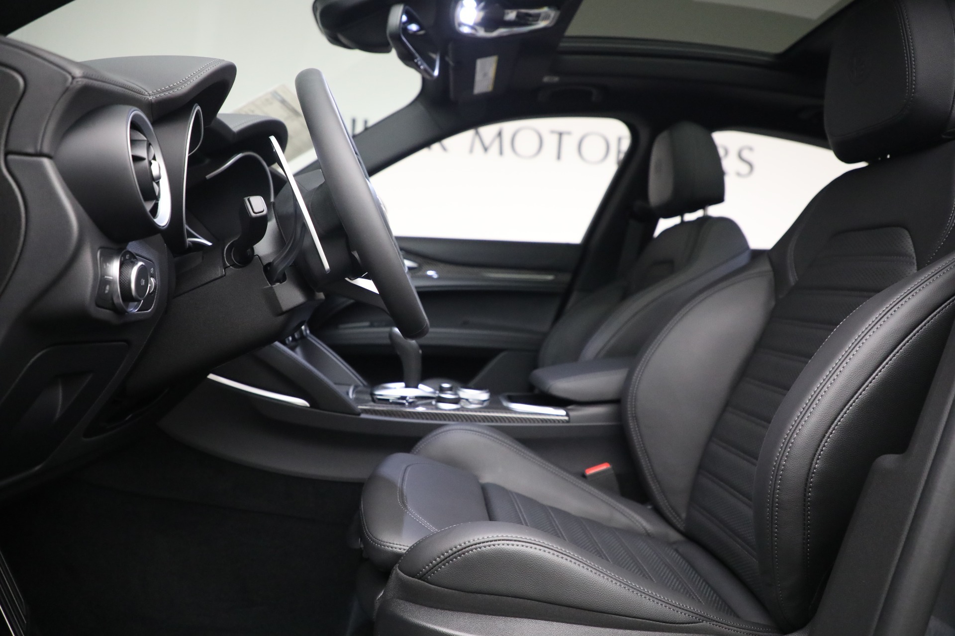 New-2023-Alfa-Romeo-Stelvio-Quadrifoglio