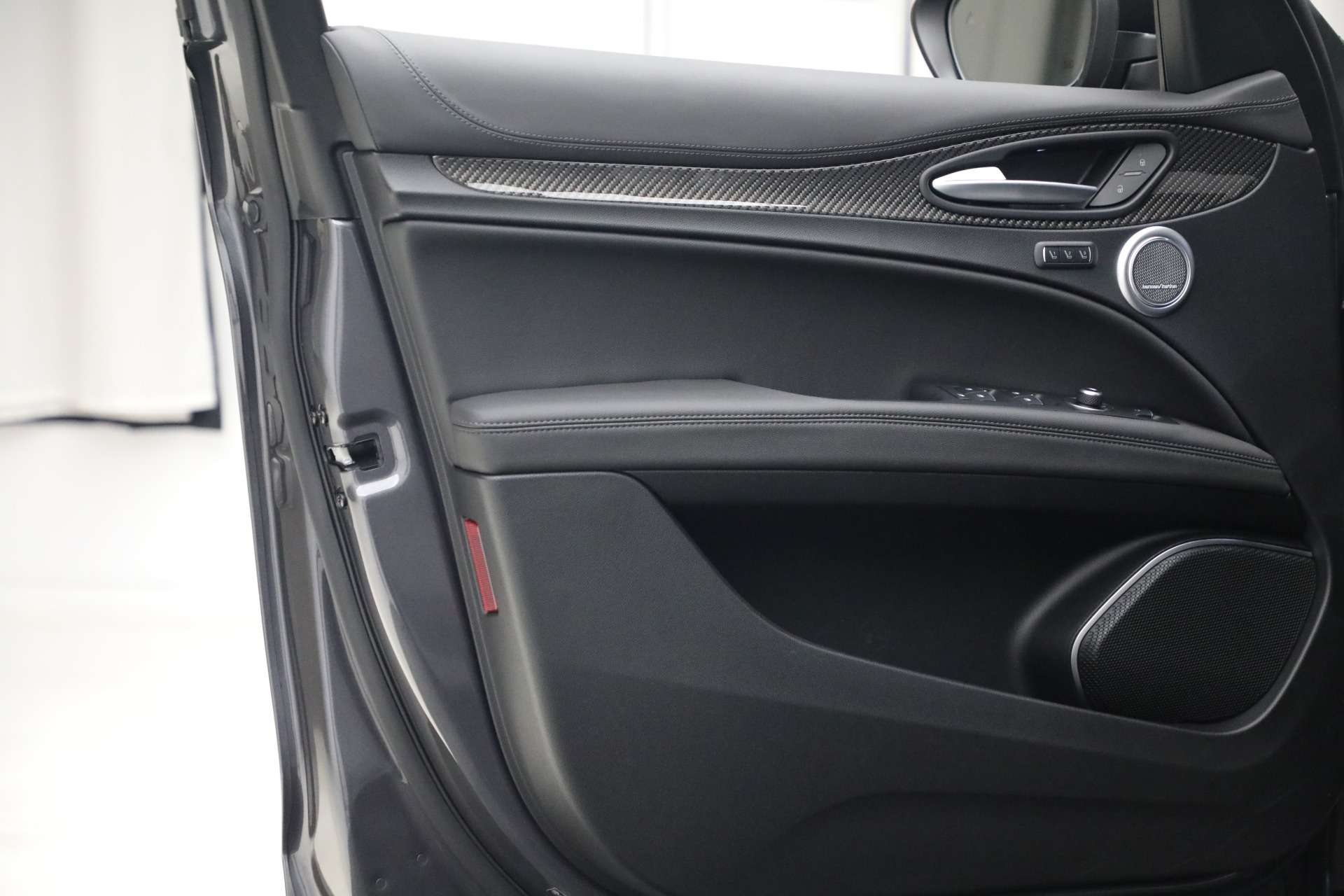 New-2023-Alfa-Romeo-Stelvio-Quadrifoglio