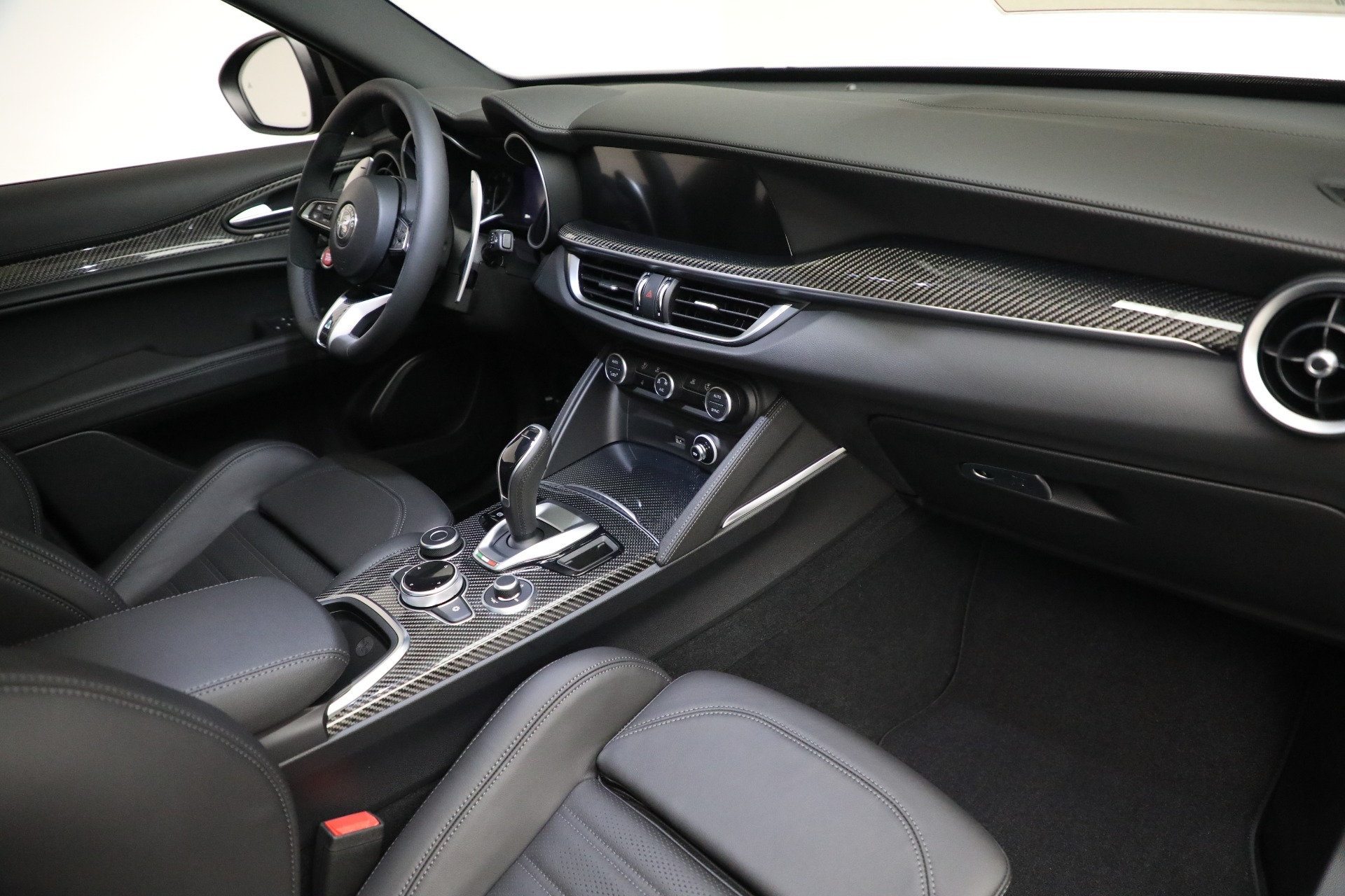 New-2023-Alfa-Romeo-Stelvio-Quadrifoglio