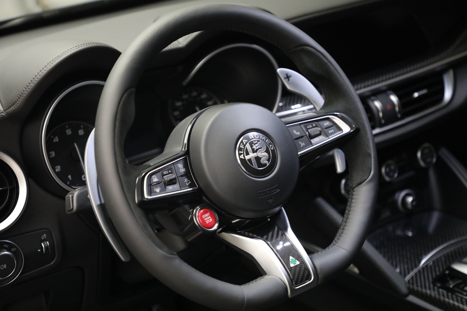 New-2023-Alfa-Romeo-Stelvio-Quadrifoglio