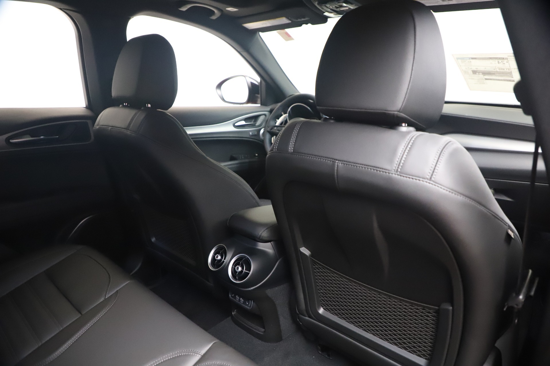 New-2023-Alfa-Romeo-Stelvio-Veloce