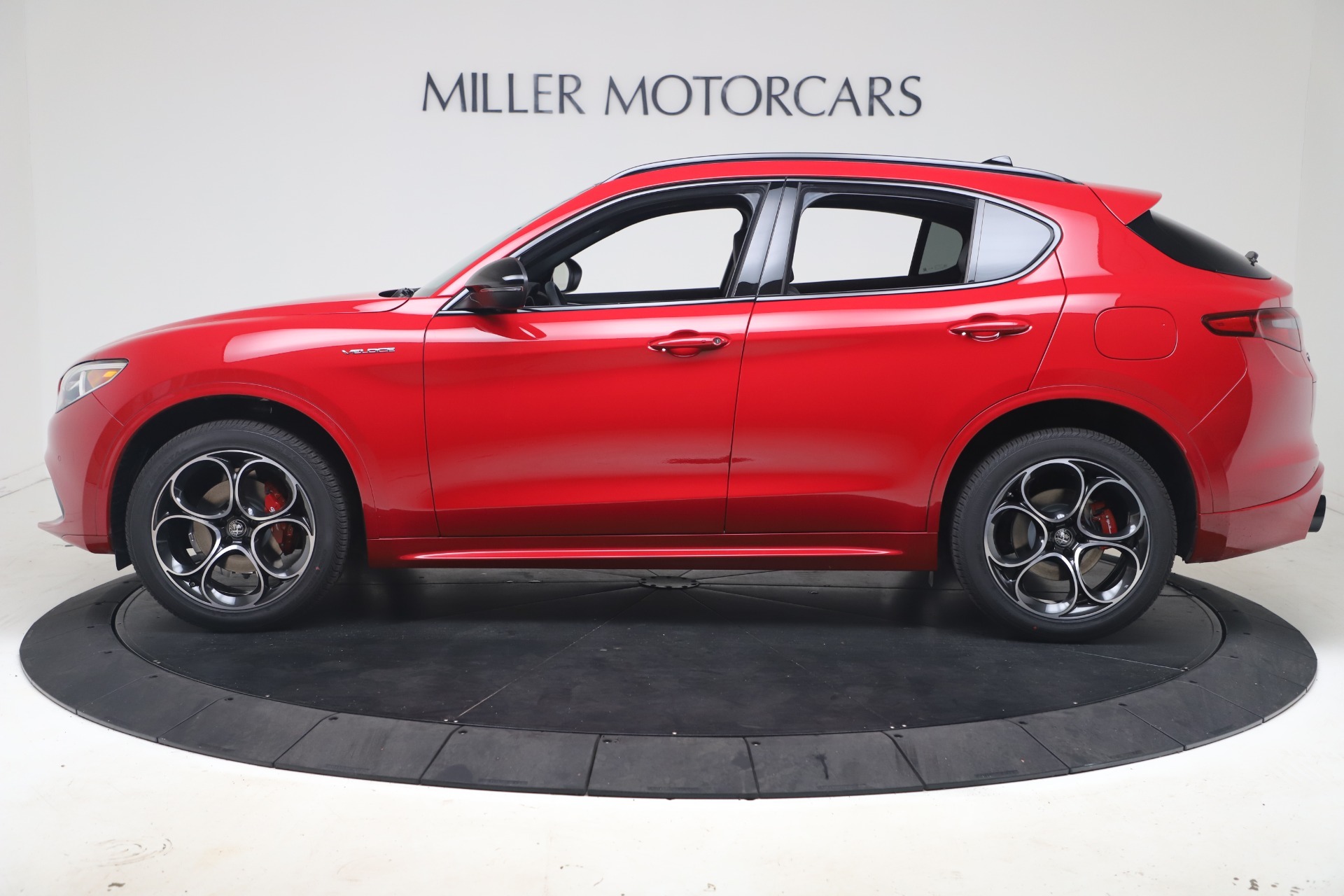 New-2023-Alfa-Romeo-Stelvio-Veloce