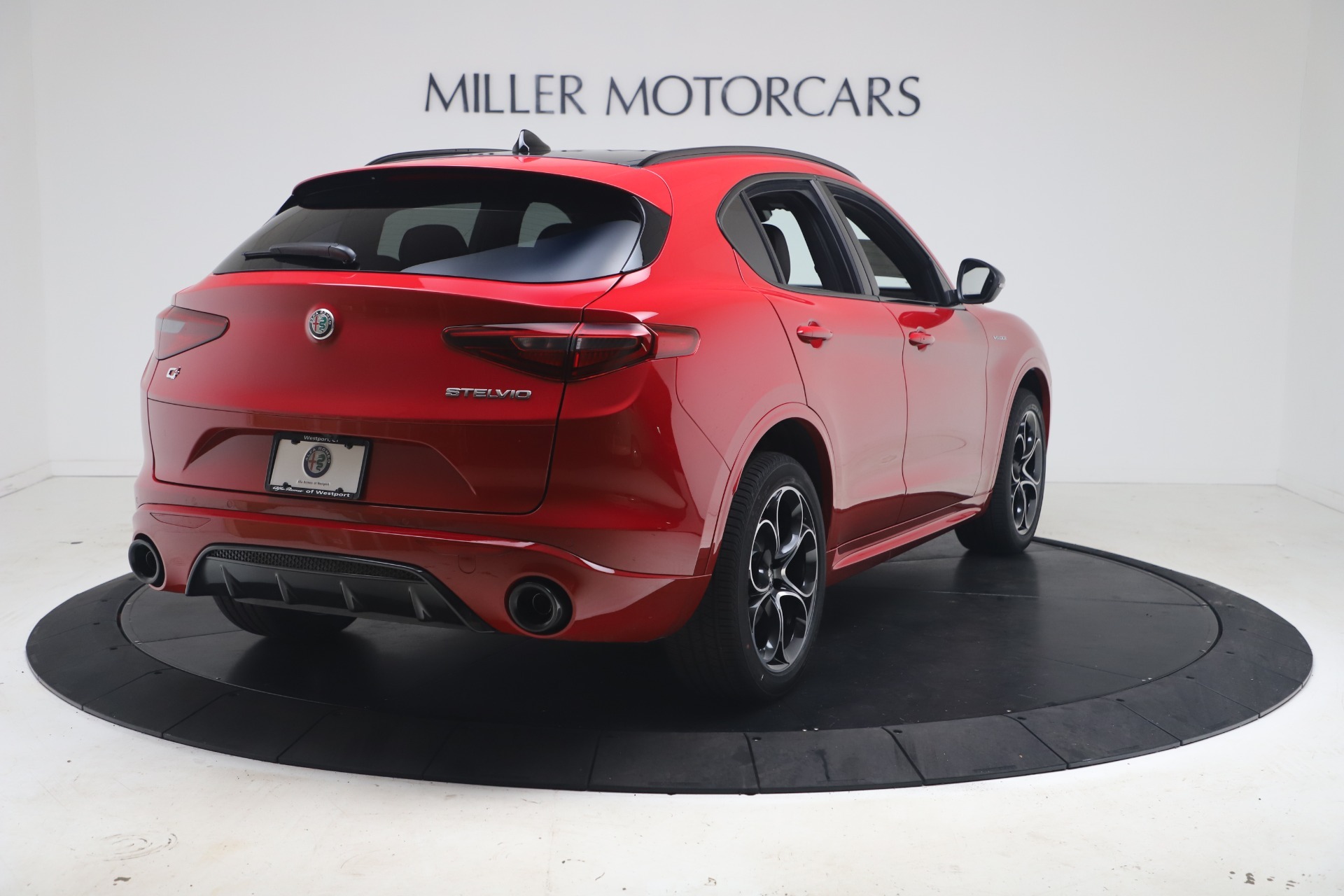 New-2023-Alfa-Romeo-Stelvio-Veloce