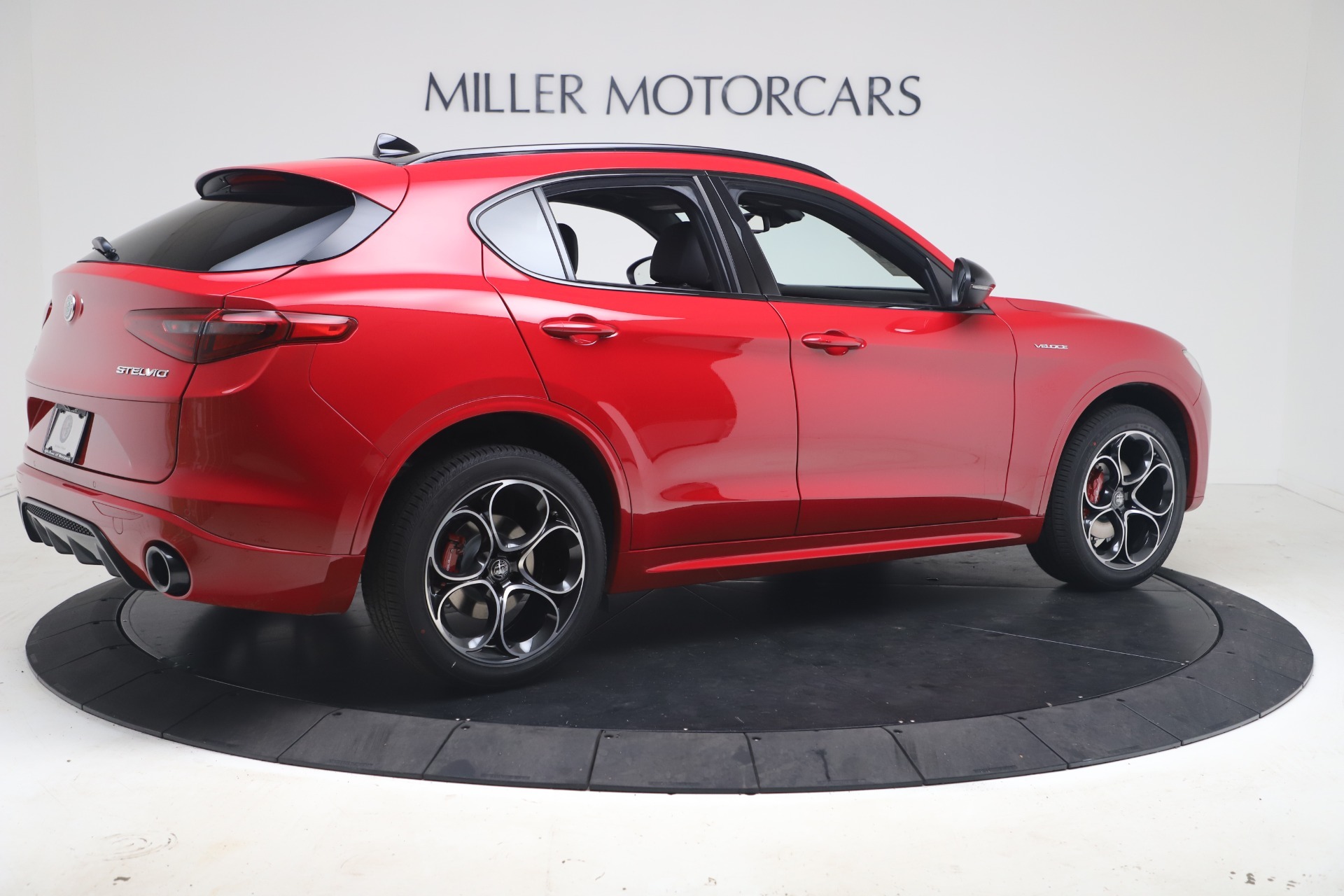 New-2023-Alfa-Romeo-Stelvio-Veloce