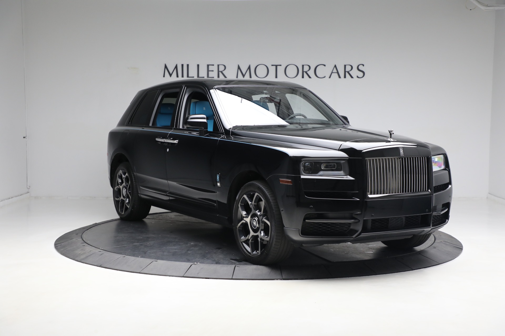 Used-2022-Rolls-Royce-Black-Badge-Cullinan