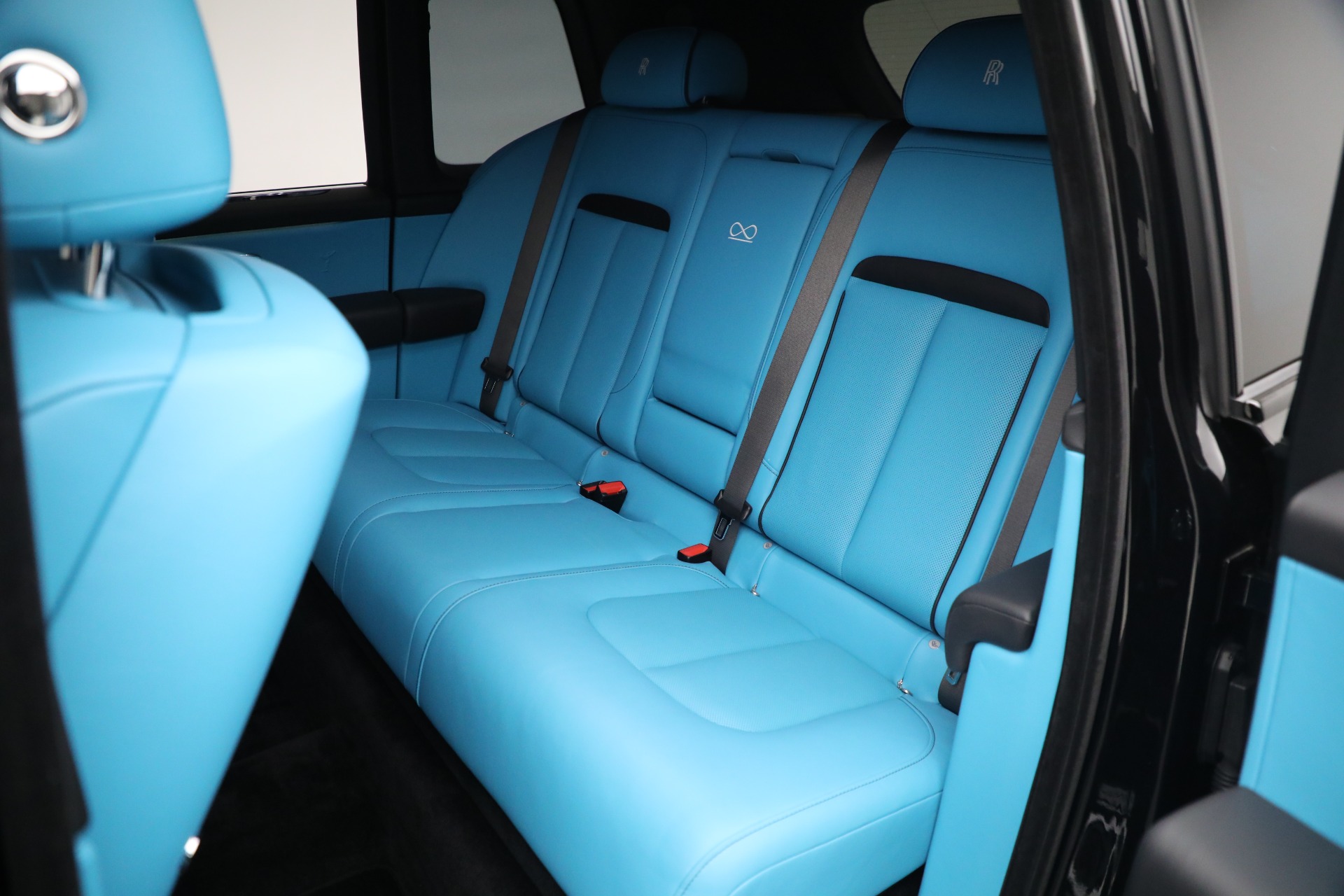 Used-2022-Rolls-Royce-Black-Badge-Cullinan