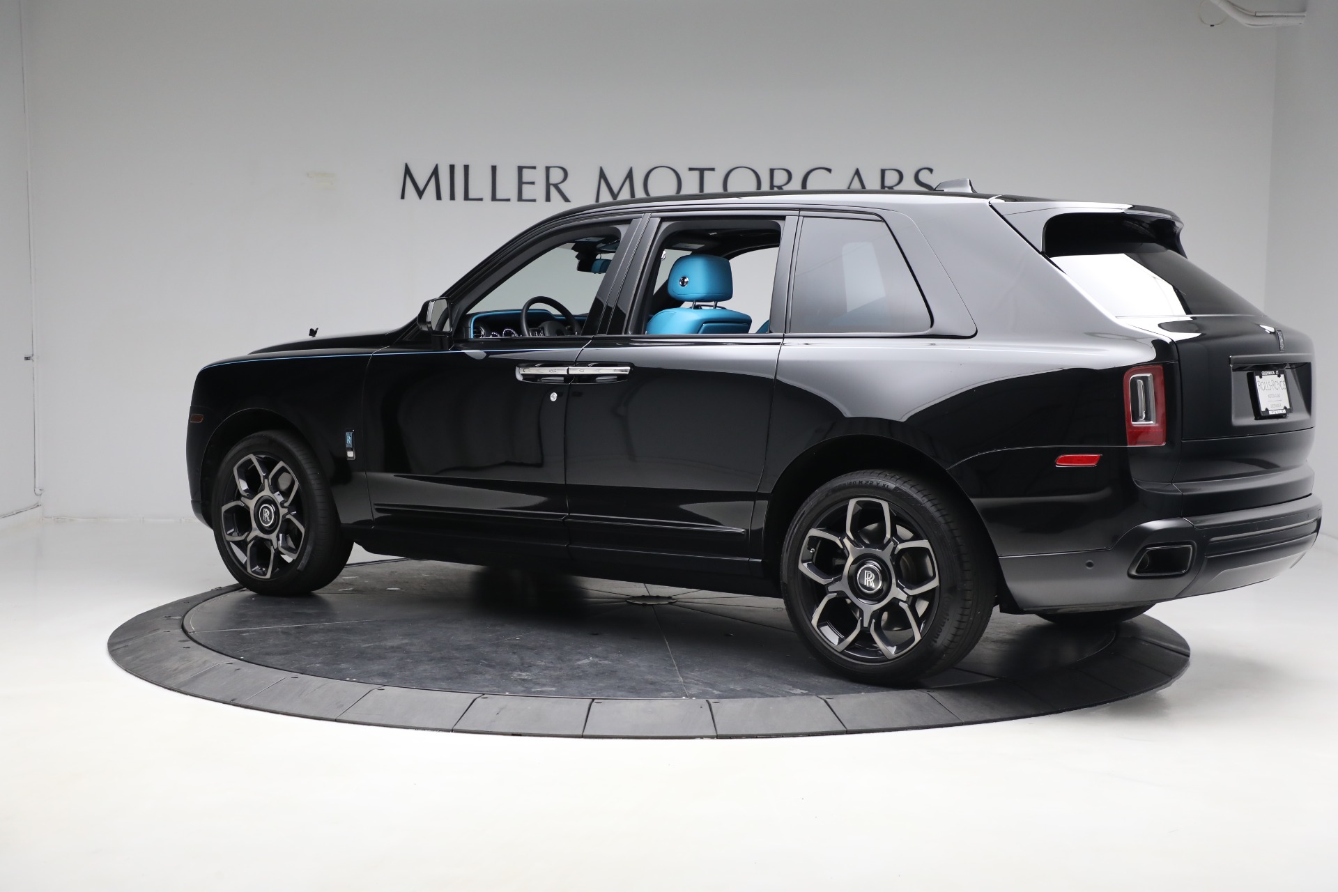 Used-2022-Rolls-Royce-Black-Badge-Cullinan