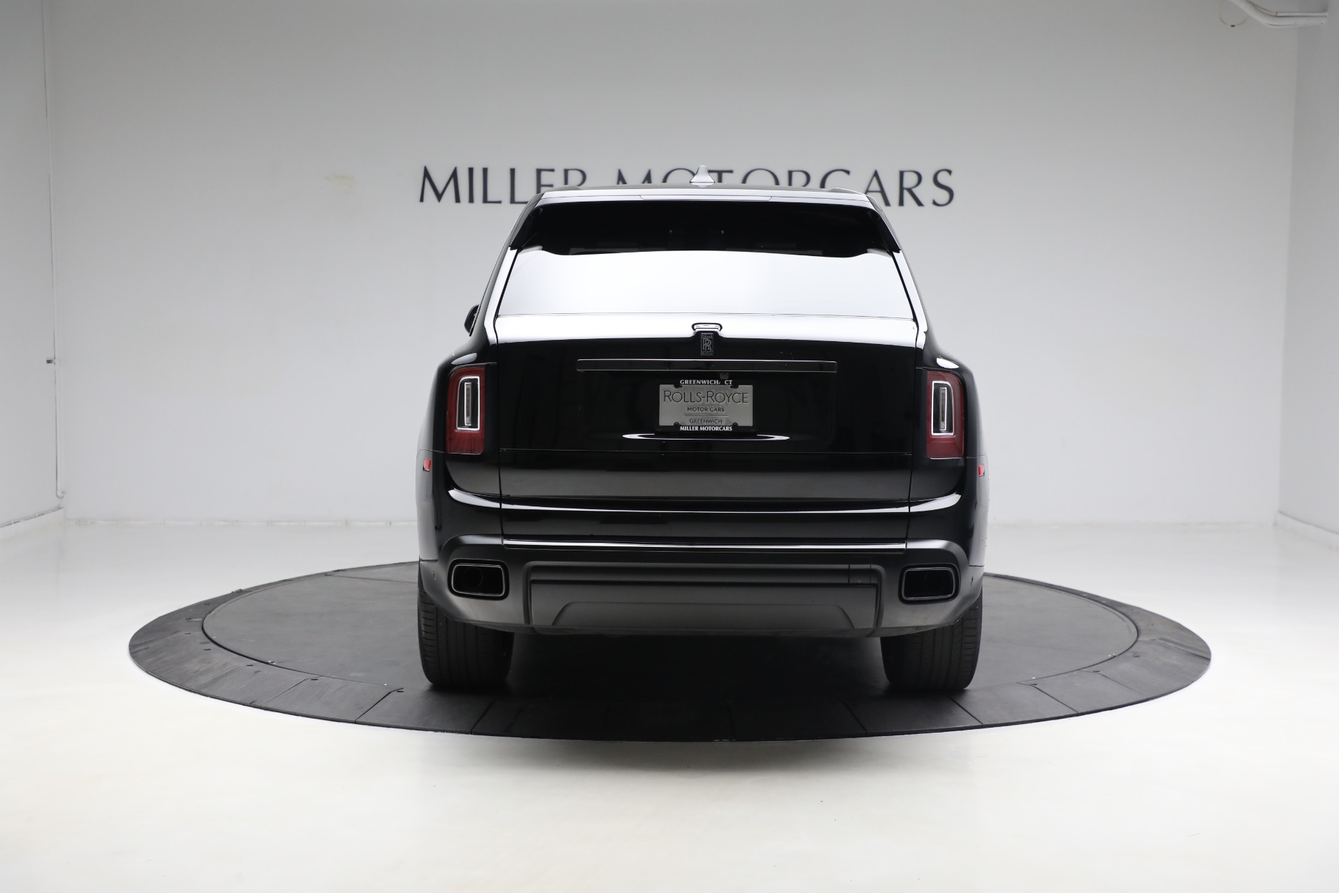 Used-2022-Rolls-Royce-Black-Badge-Cullinan