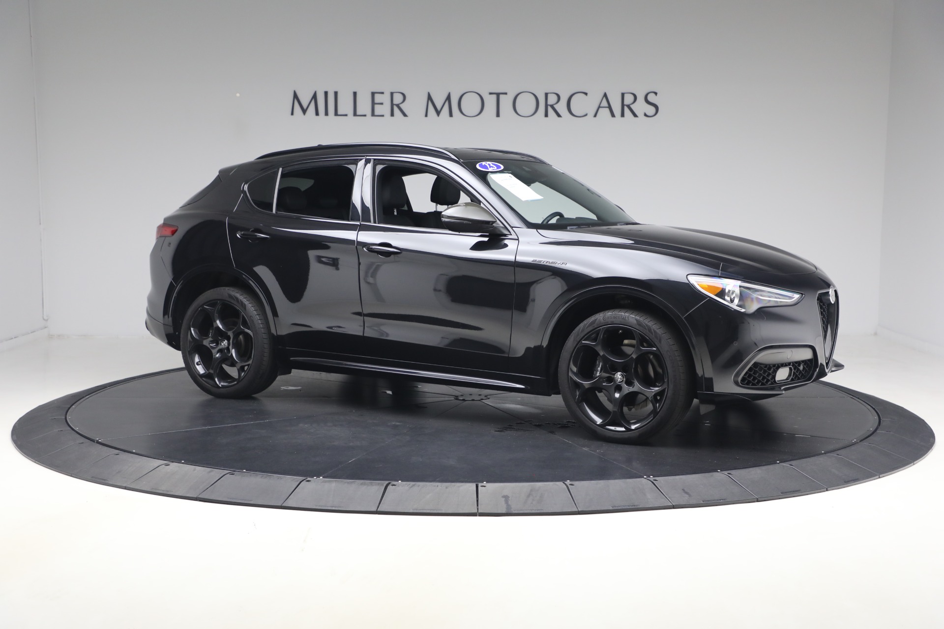 Used-2023-Alfa-Romeo-Stelvio-Estrema
