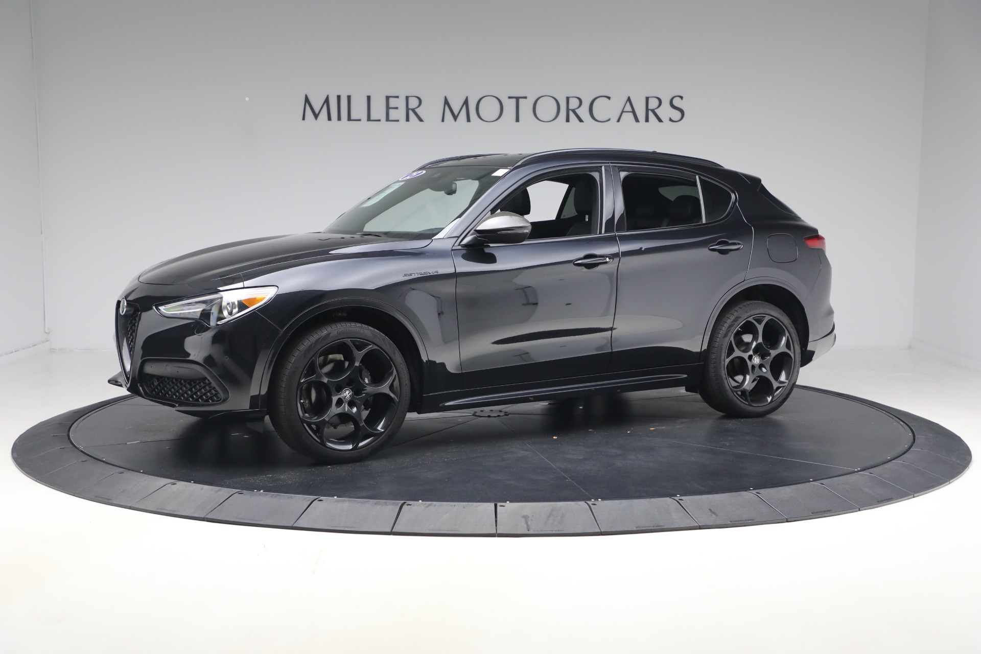 Used-2023-Alfa-Romeo-Stelvio-Estrema