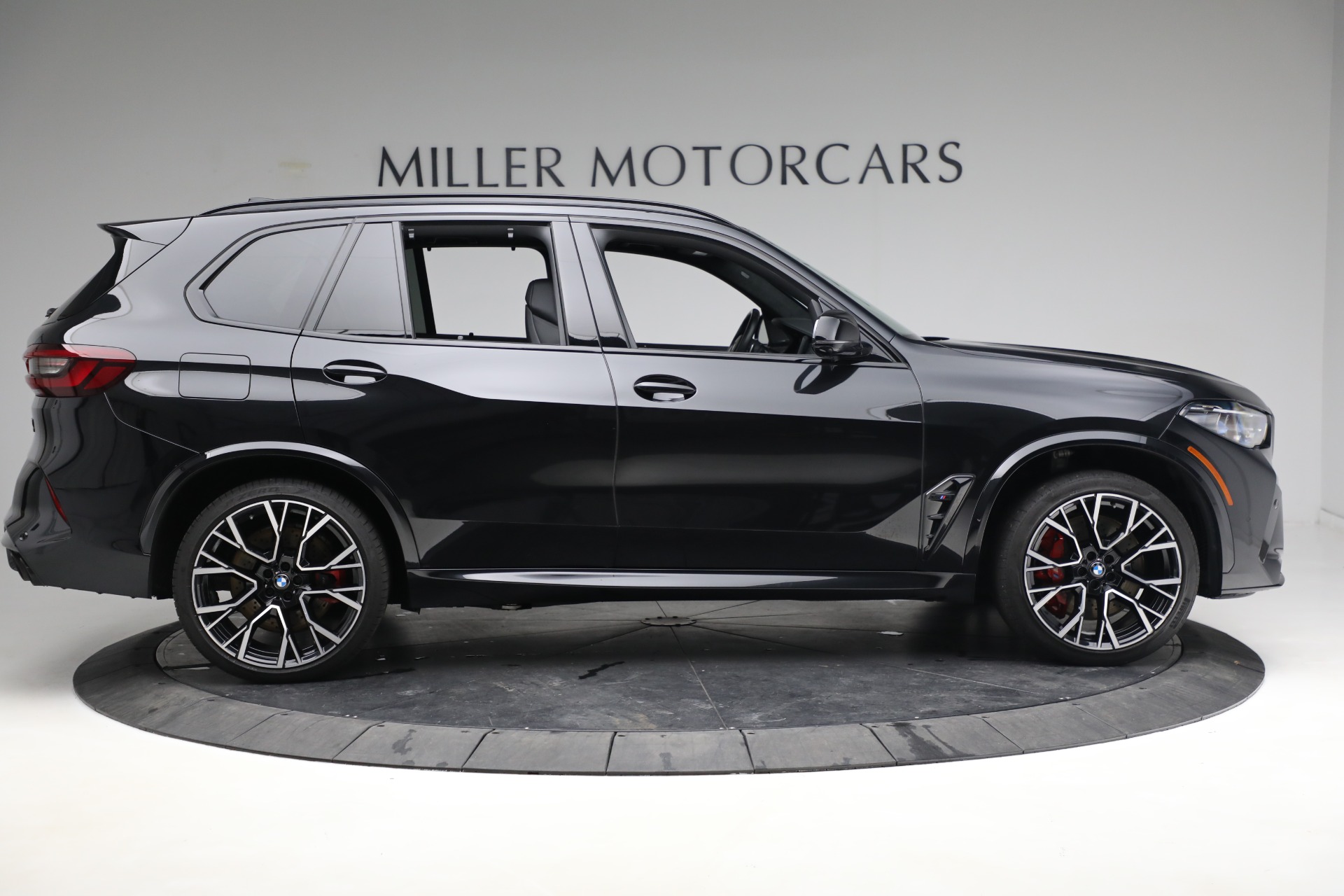 Used-2022-BMW-X5-M-Competition