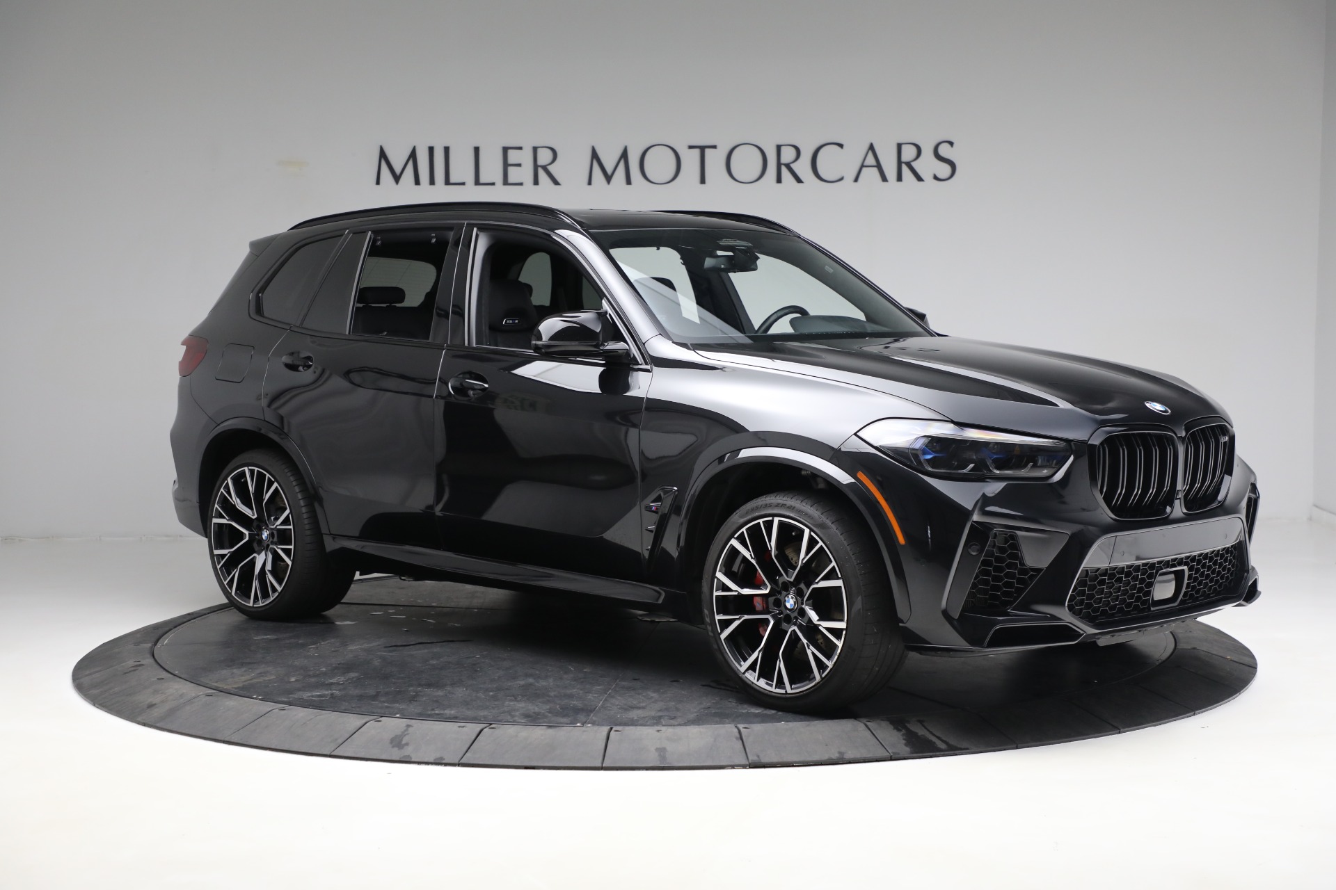 Used-2022-BMW-X5-M-Competition
