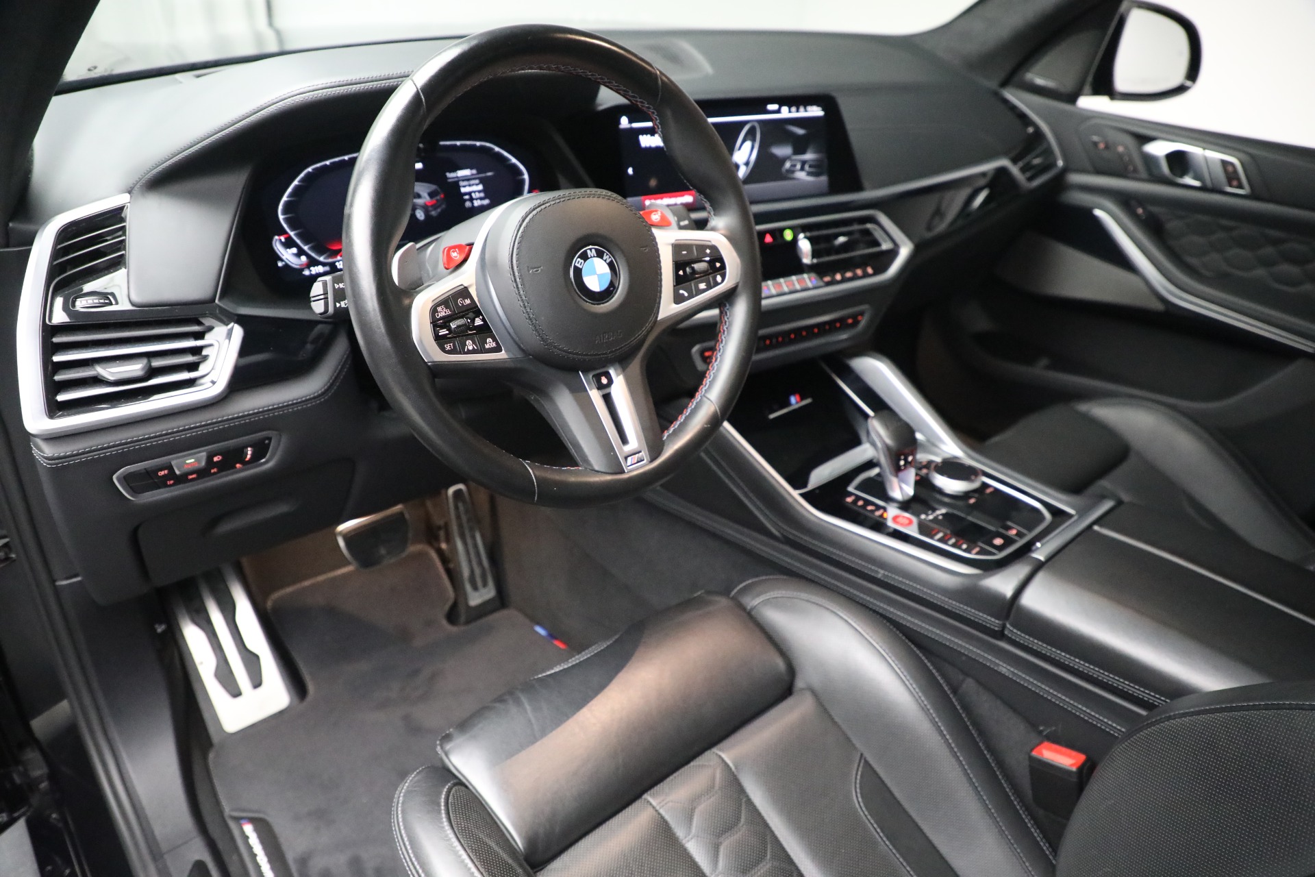 Used-2022-BMW-X5-M-Competition