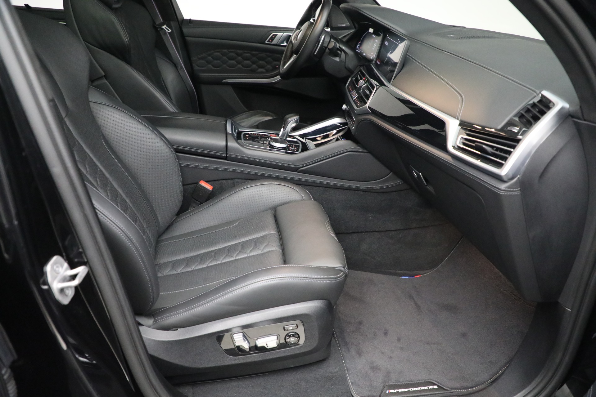 Used-2022-BMW-X5-M-Competition