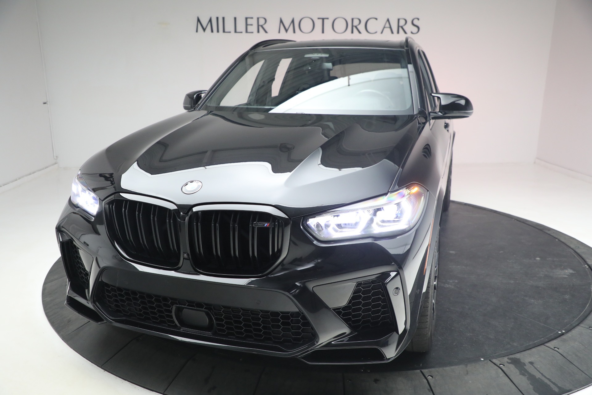 Used-2022-BMW-X5-M-Competition