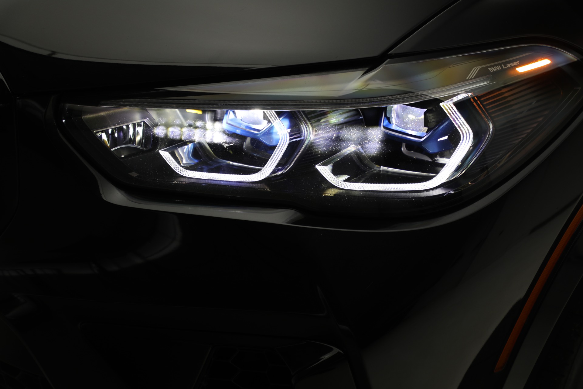 Used-2022-BMW-X5-M-Competition