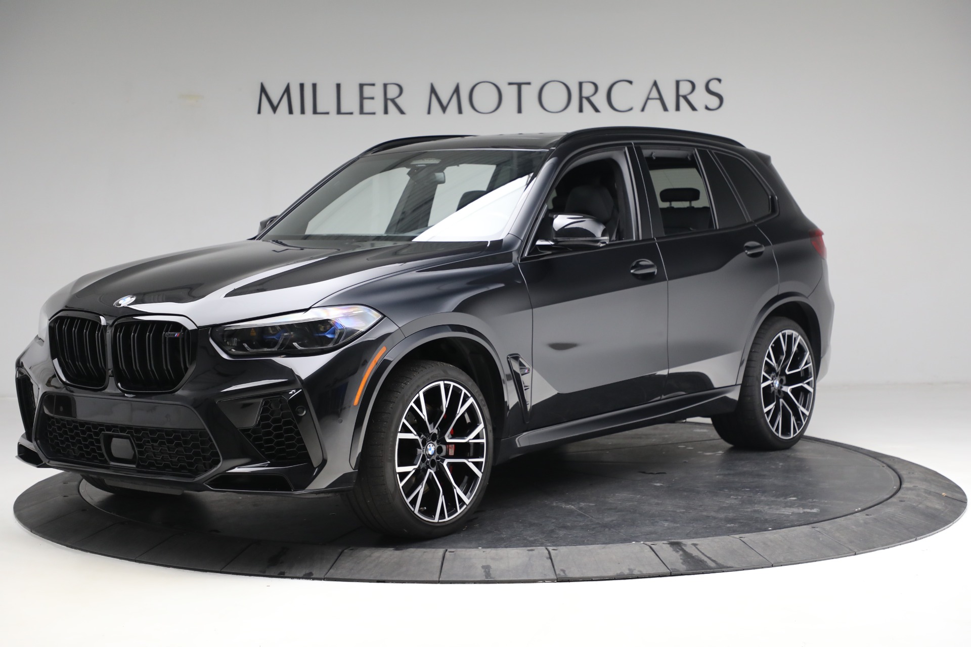 Used-2022-BMW-X5-M-Competition