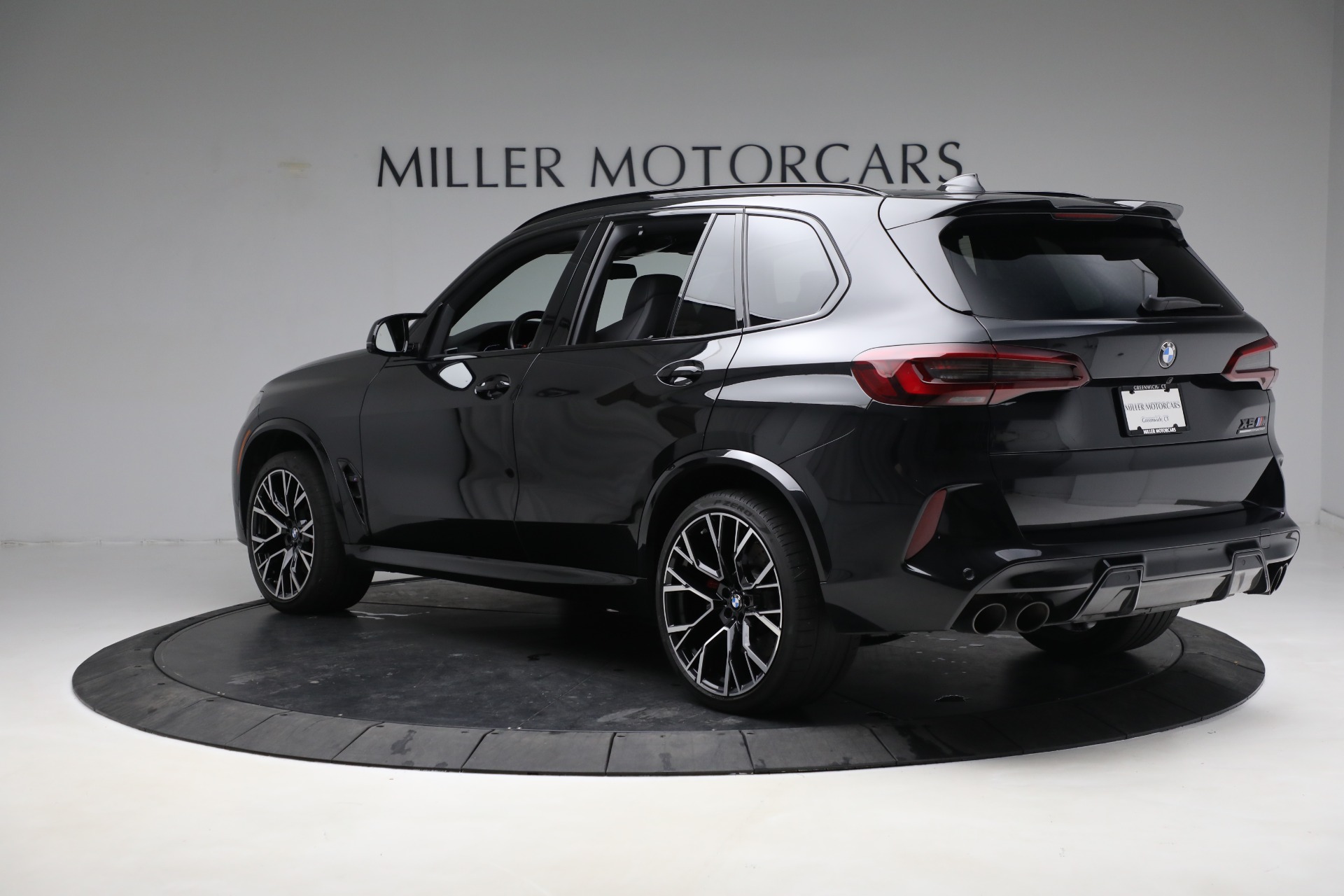 Used-2022-BMW-X5-M-Competition