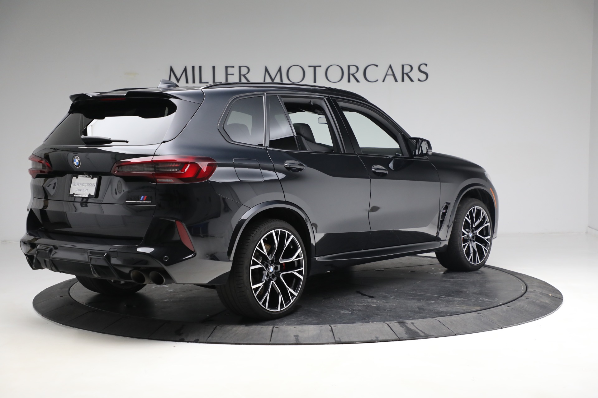 Used-2022-BMW-X5-M-Competition
