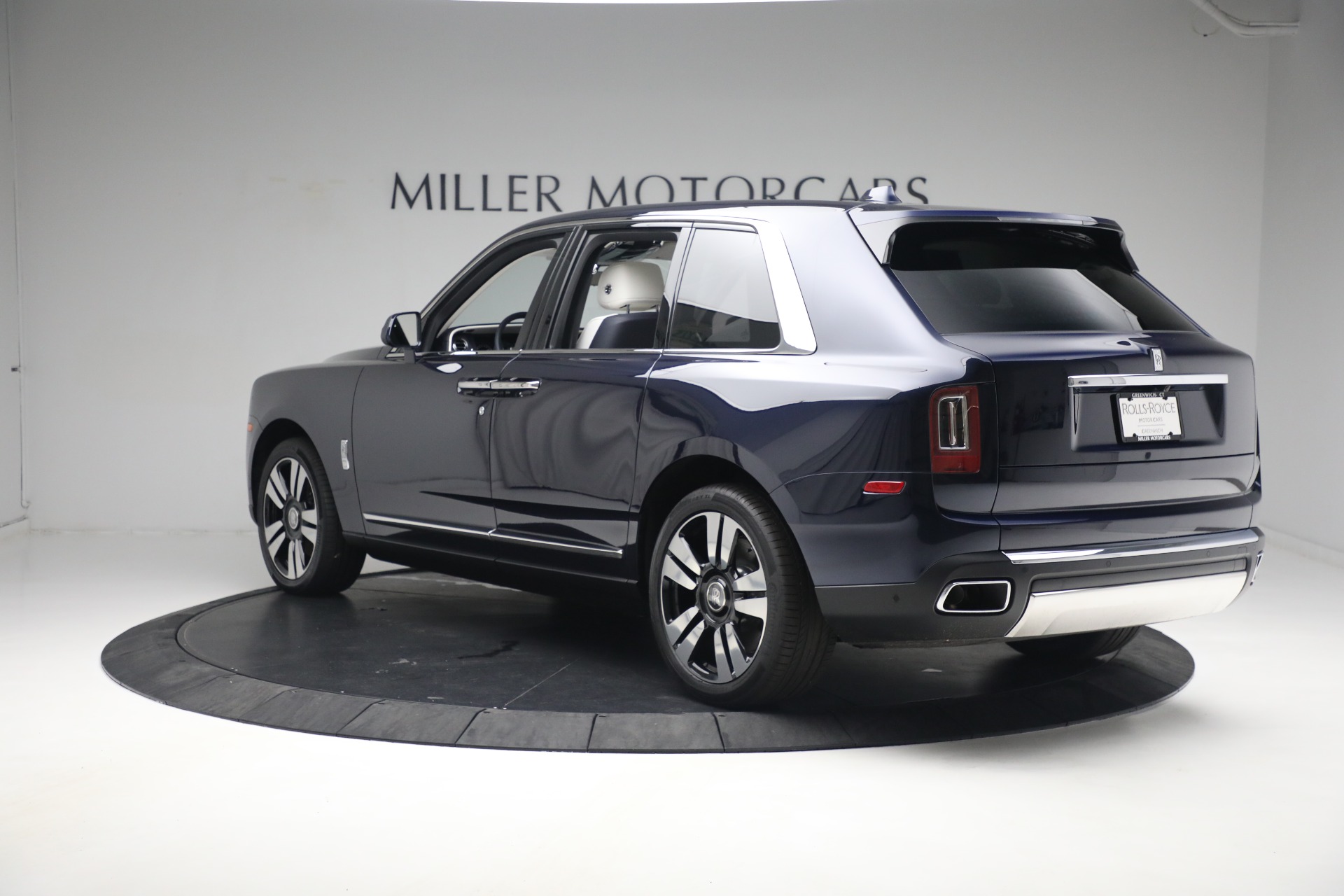 New-2023-Rolls-Royce-Cullinan