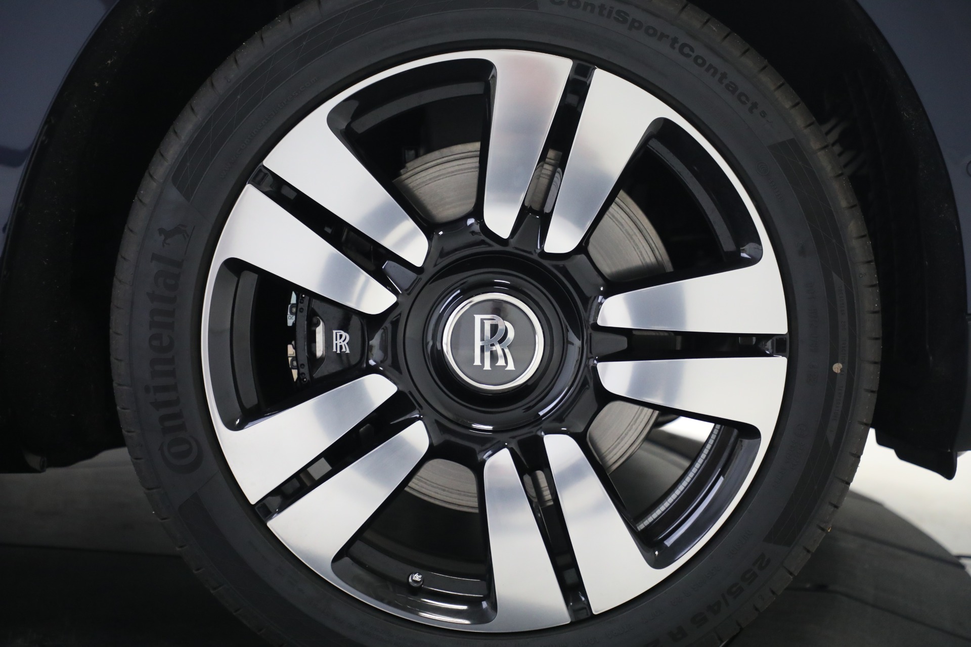 New-2023-Rolls-Royce-Cullinan