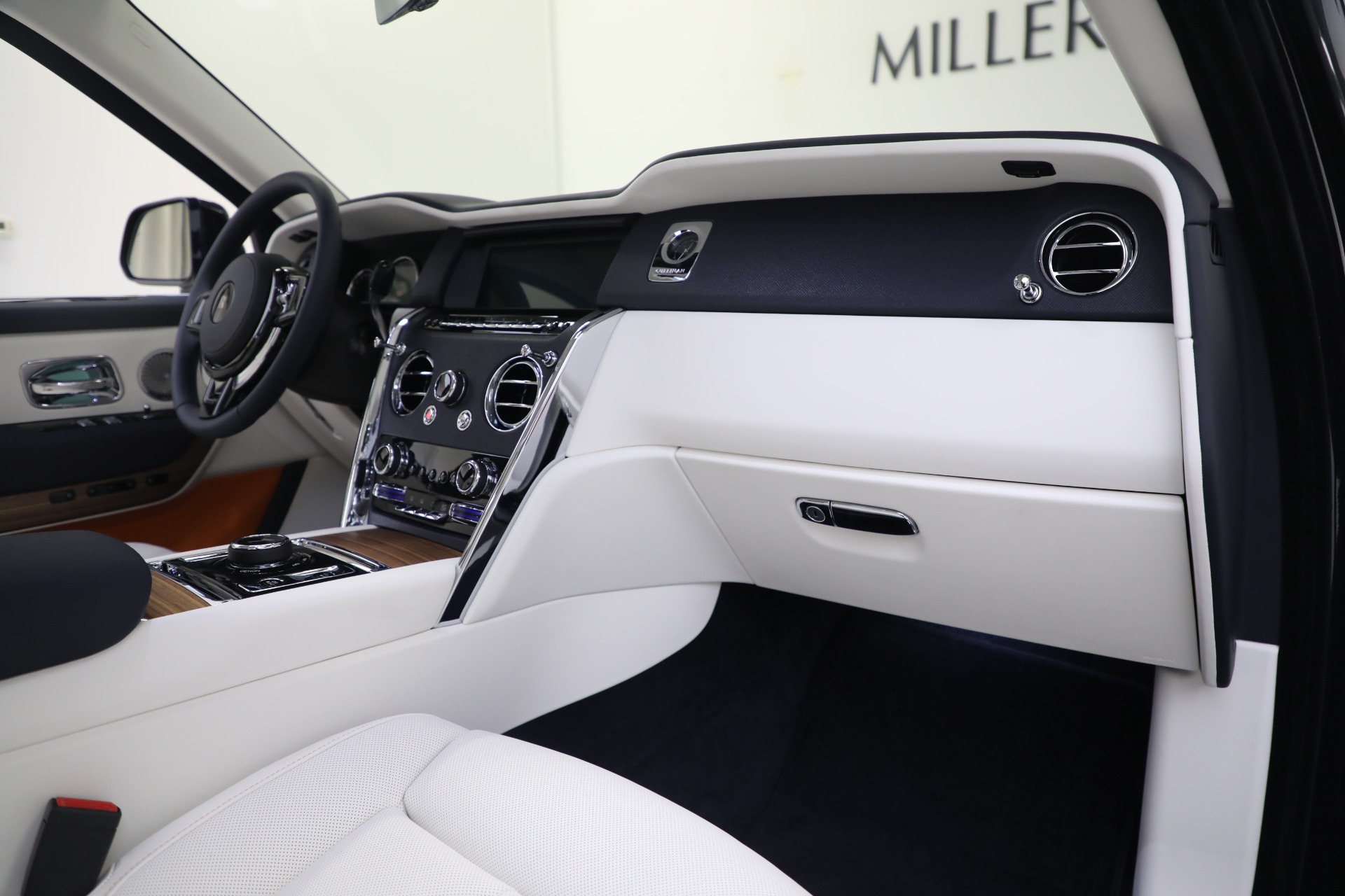 New-2023-Rolls-Royce-Cullinan