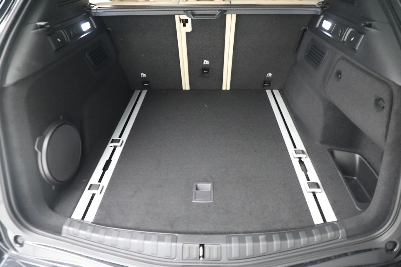 New-2023-Alfa-Romeo-Stelvio-Ti-Lusso