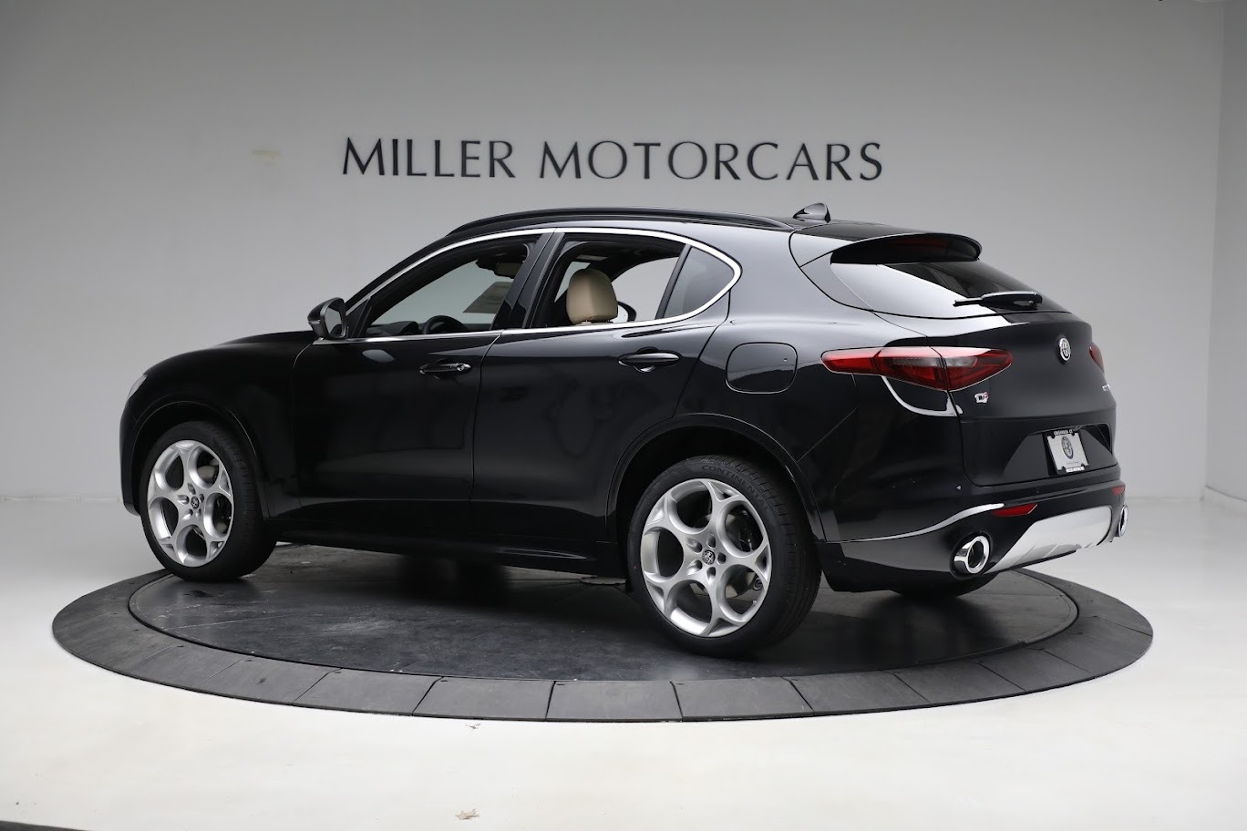 New-2023-Alfa-Romeo-Stelvio-Ti-Lusso