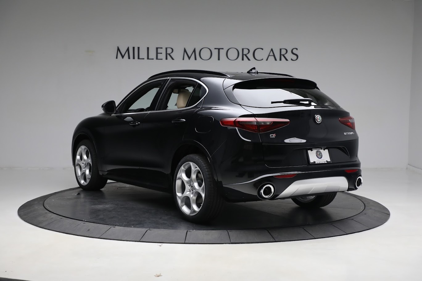 New-2023-Alfa-Romeo-Stelvio-Ti-Lusso