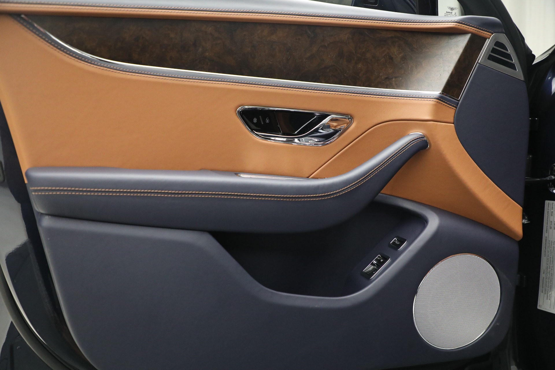 New-2023-Bentley-Flying-Spur-V8