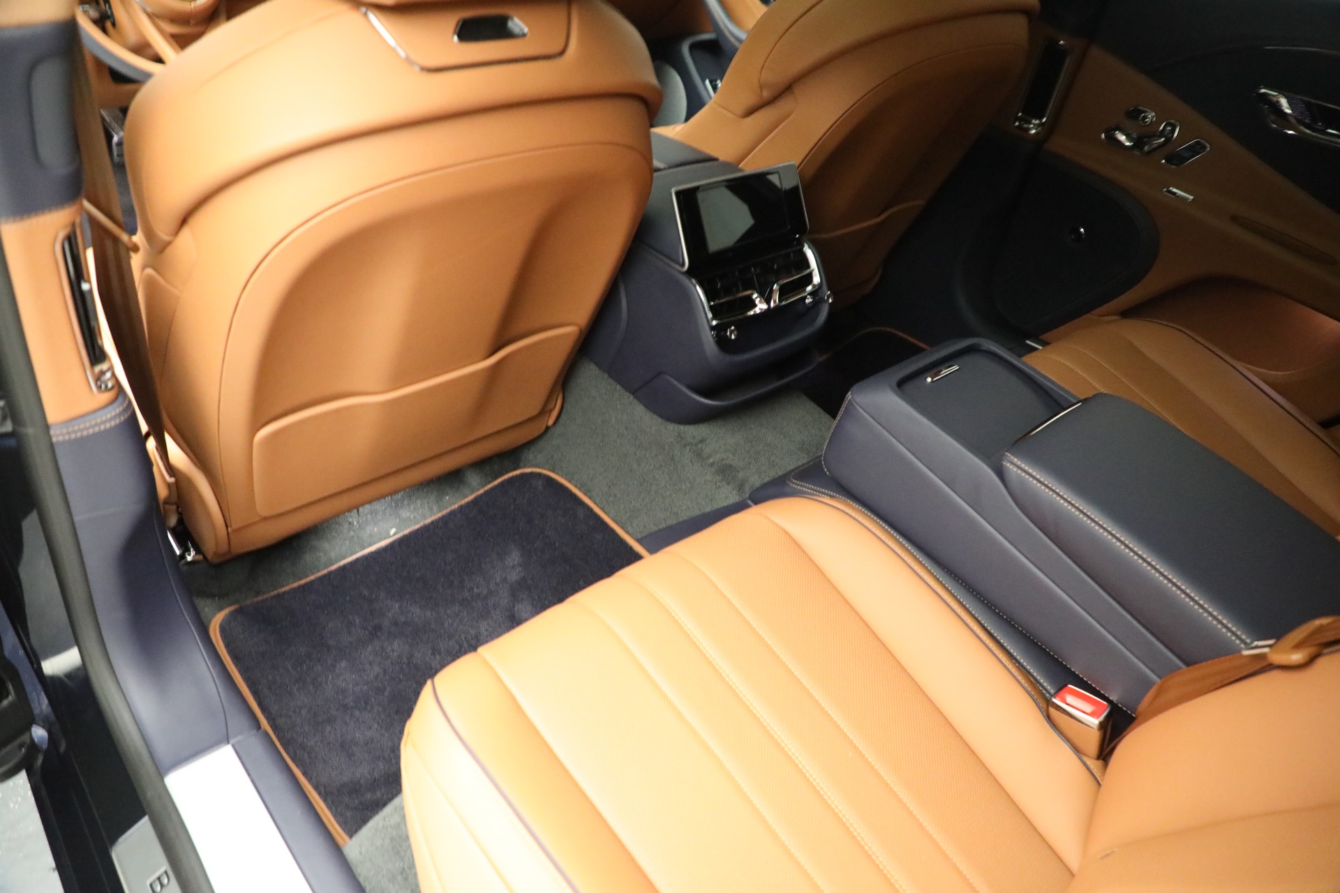 New-2023-Bentley-Flying-Spur-V8