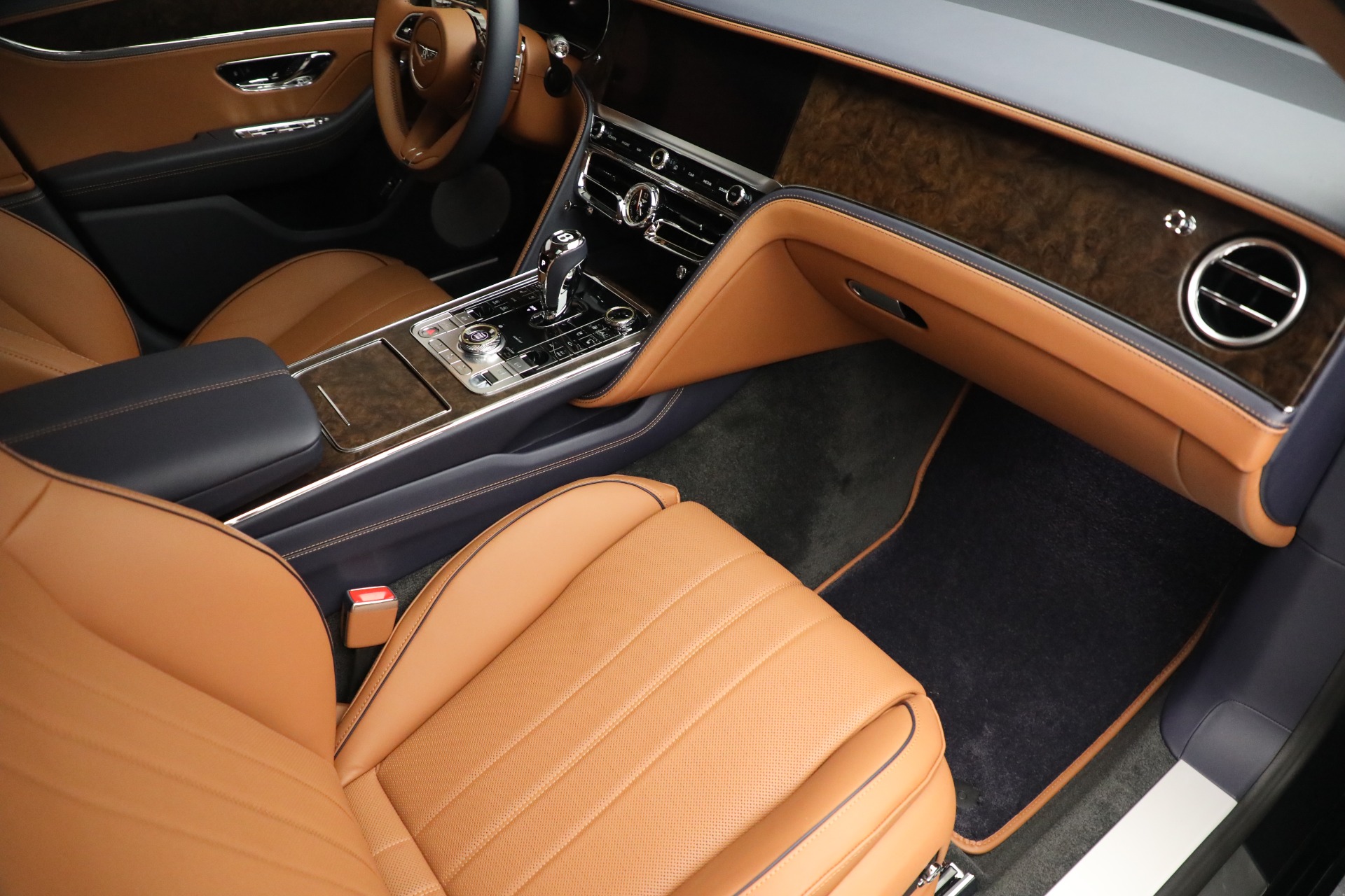 New-2023-Bentley-Flying-Spur-V8