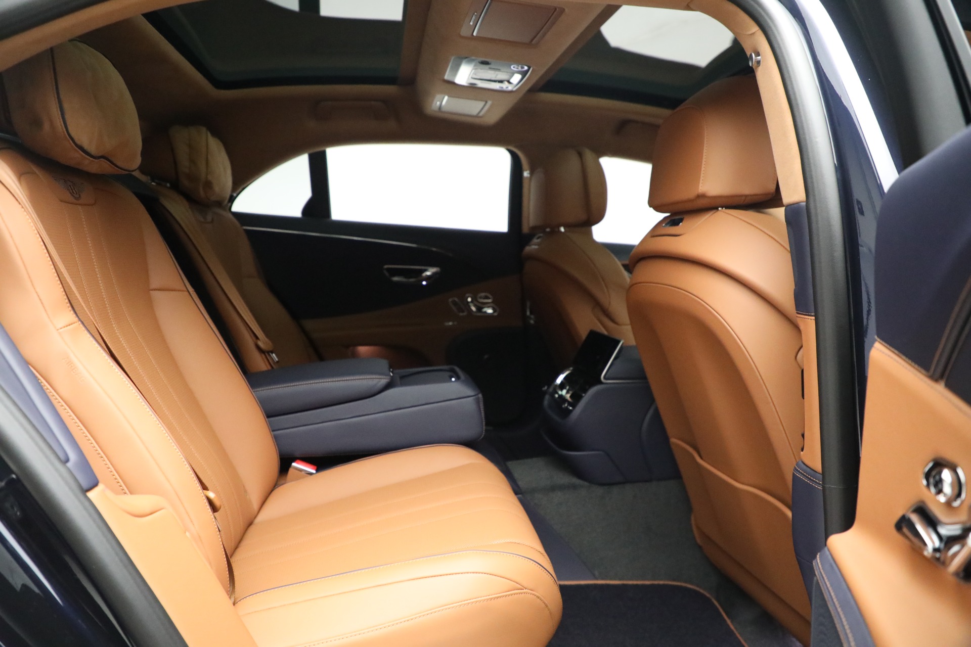 New-2023-Bentley-Flying-Spur-V8