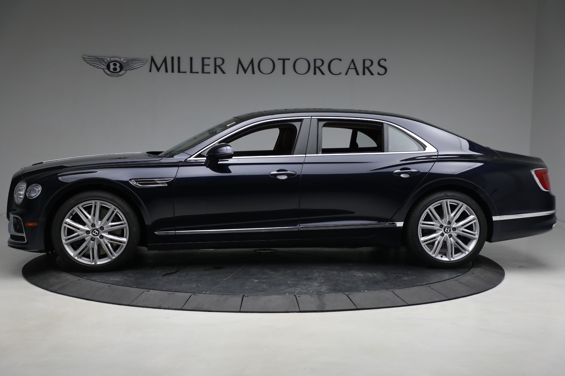 New-2023-Bentley-Flying-Spur-V8