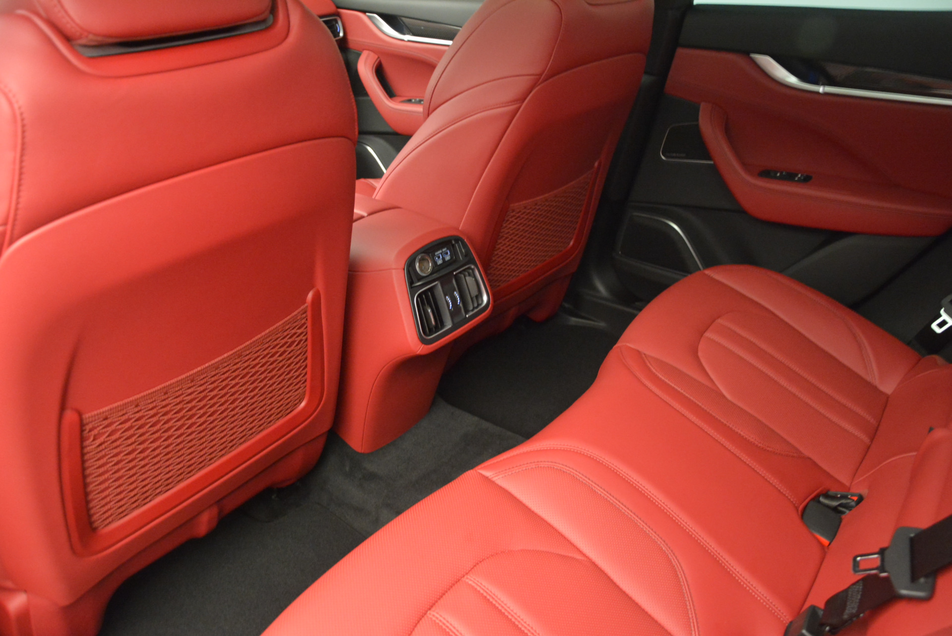 Used-2017-Maserati-Levante-Ex-Service-Loaner