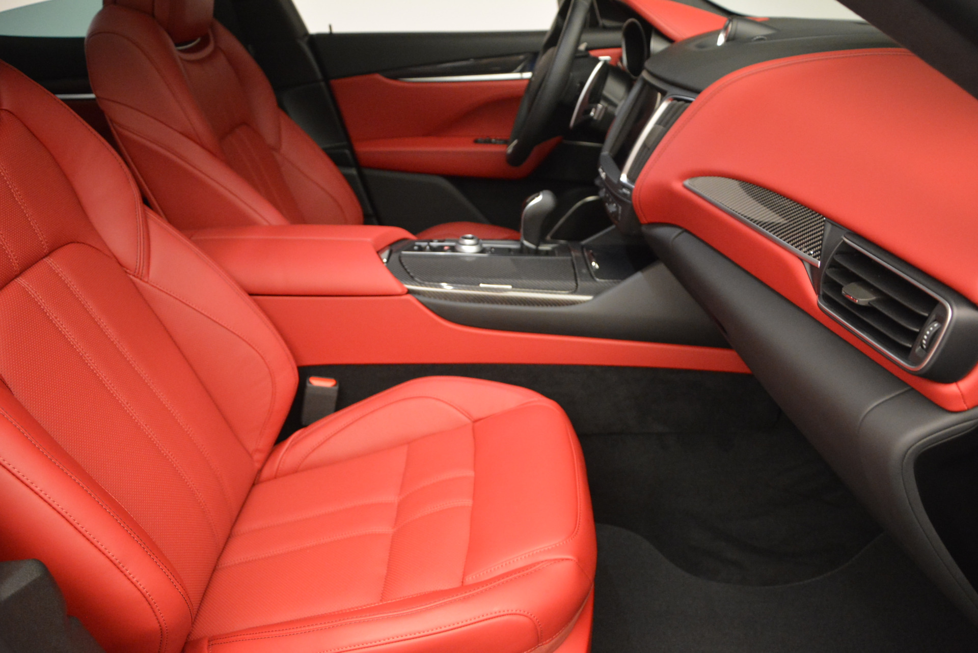 Used-2017-Maserati-Levante-Ex-Service-Loaner