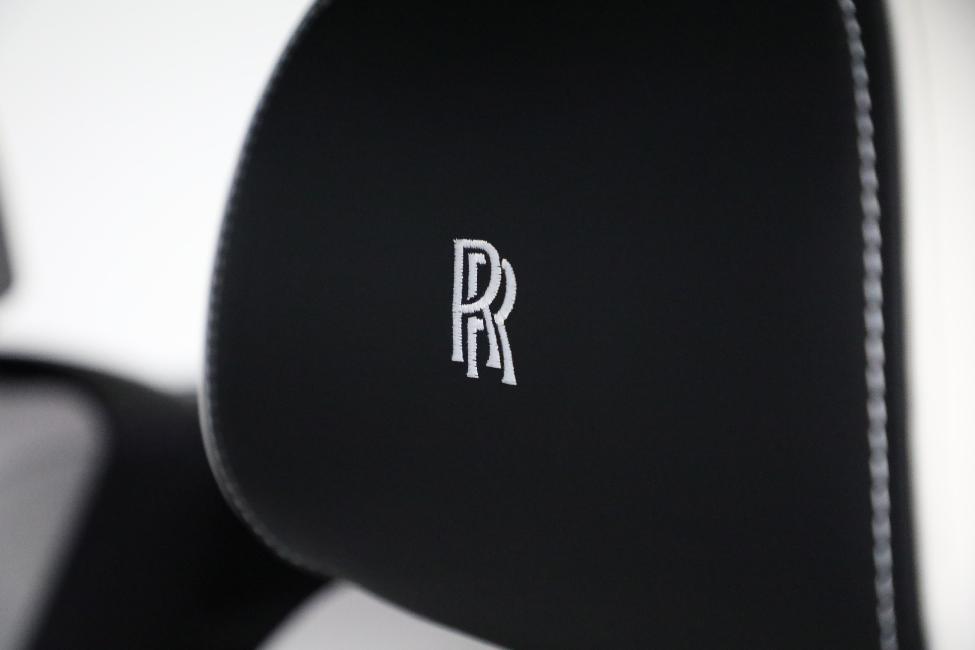 Used-2022-Rolls-Royce-Black-Badge-Cullinan