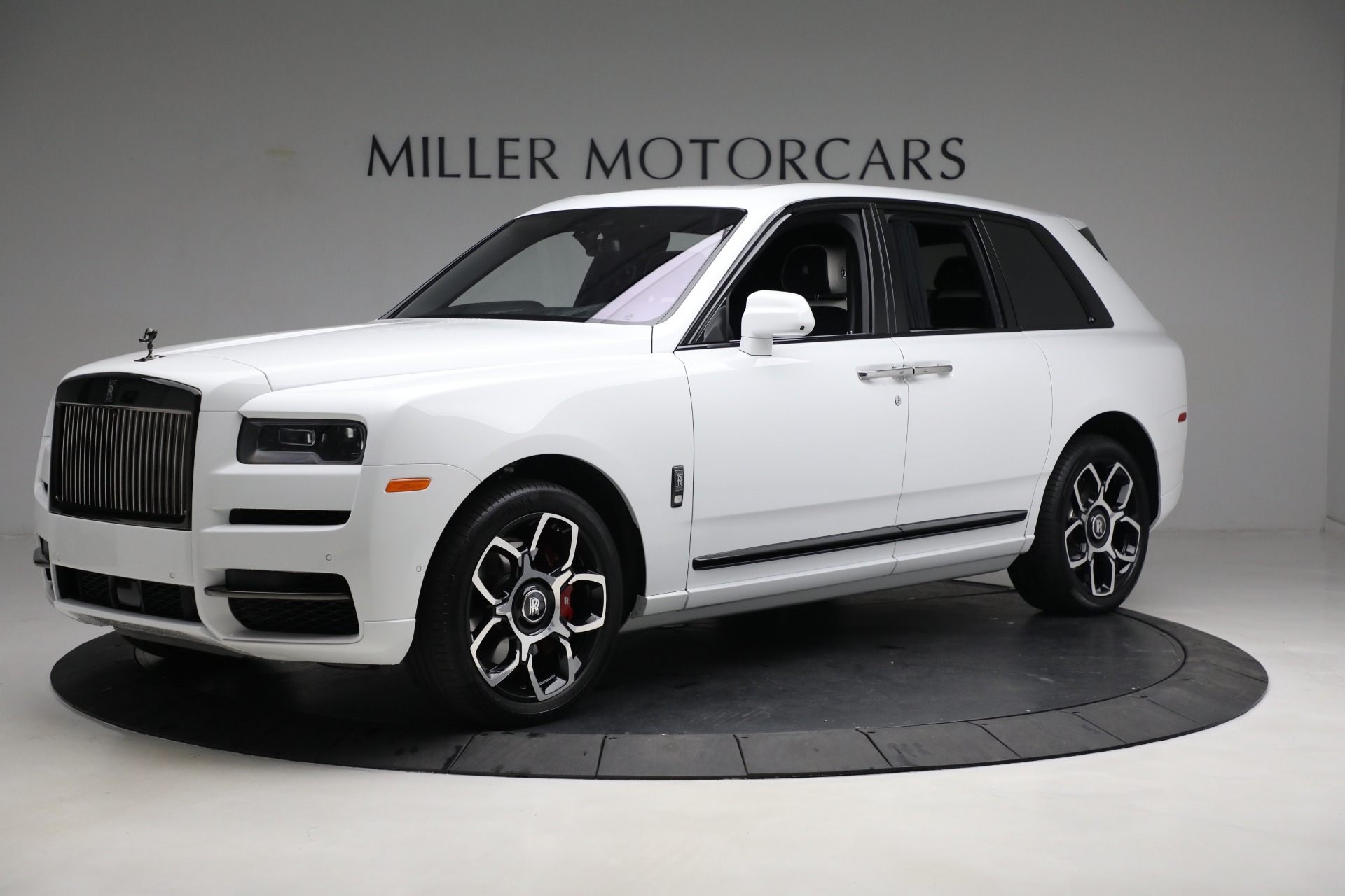 Used-2022-Rolls-Royce-Black-Badge-Cullinan