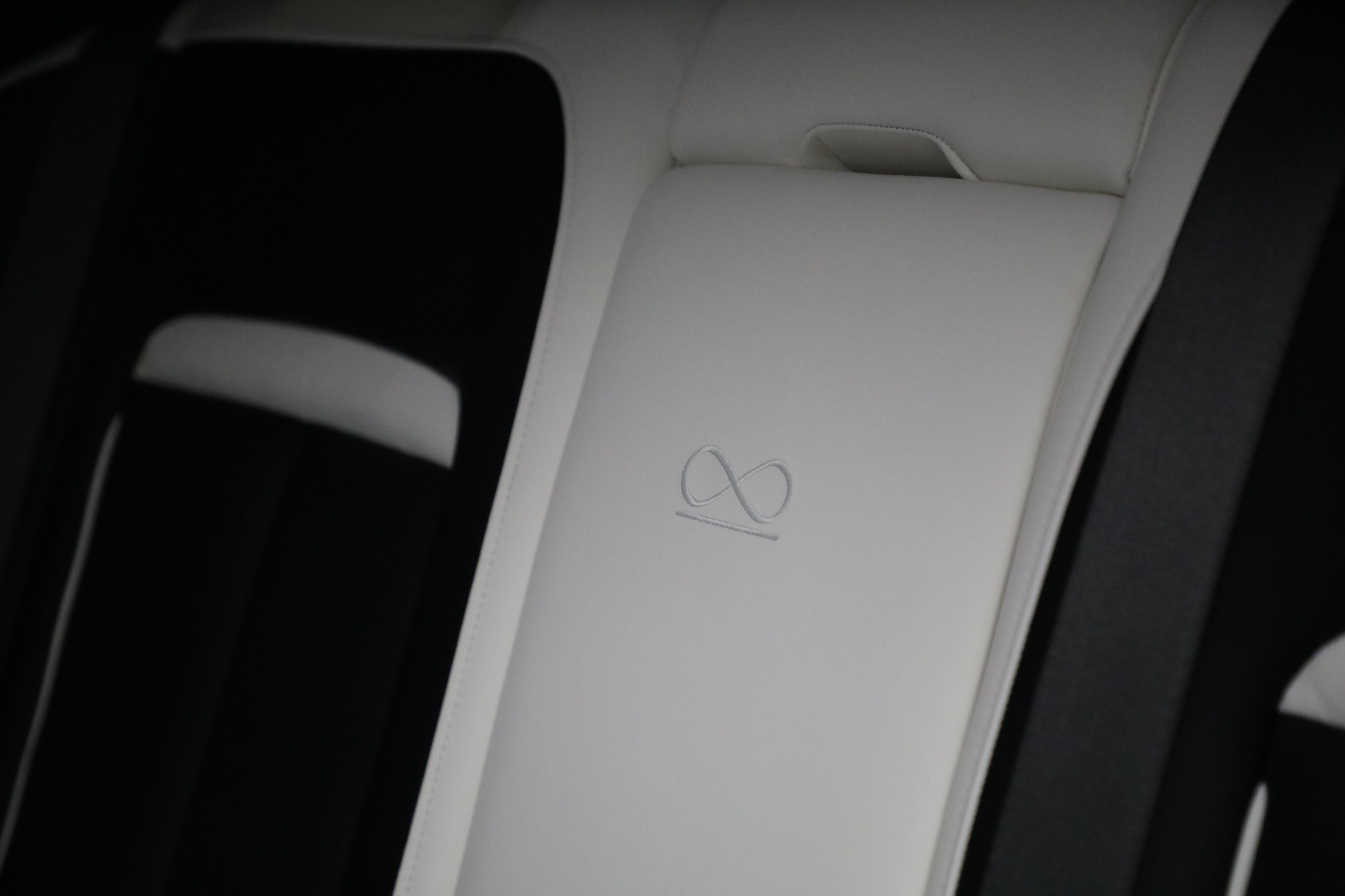 Used-2022-Rolls-Royce-Black-Badge-Cullinan