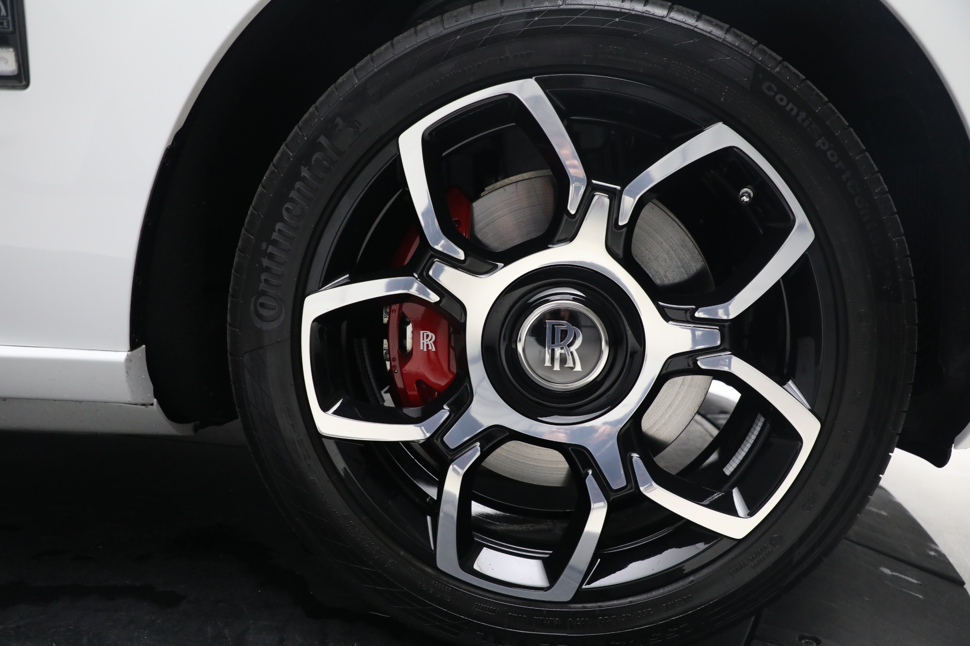 Used-2022-Rolls-Royce-Black-Badge-Cullinan