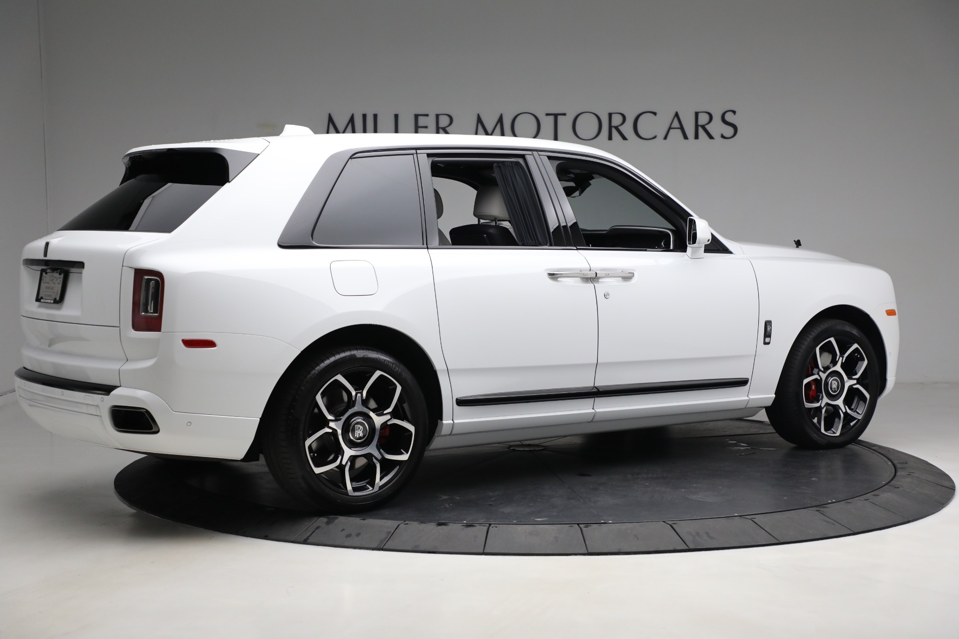 Used-2022-Rolls-Royce-Black-Badge-Cullinan