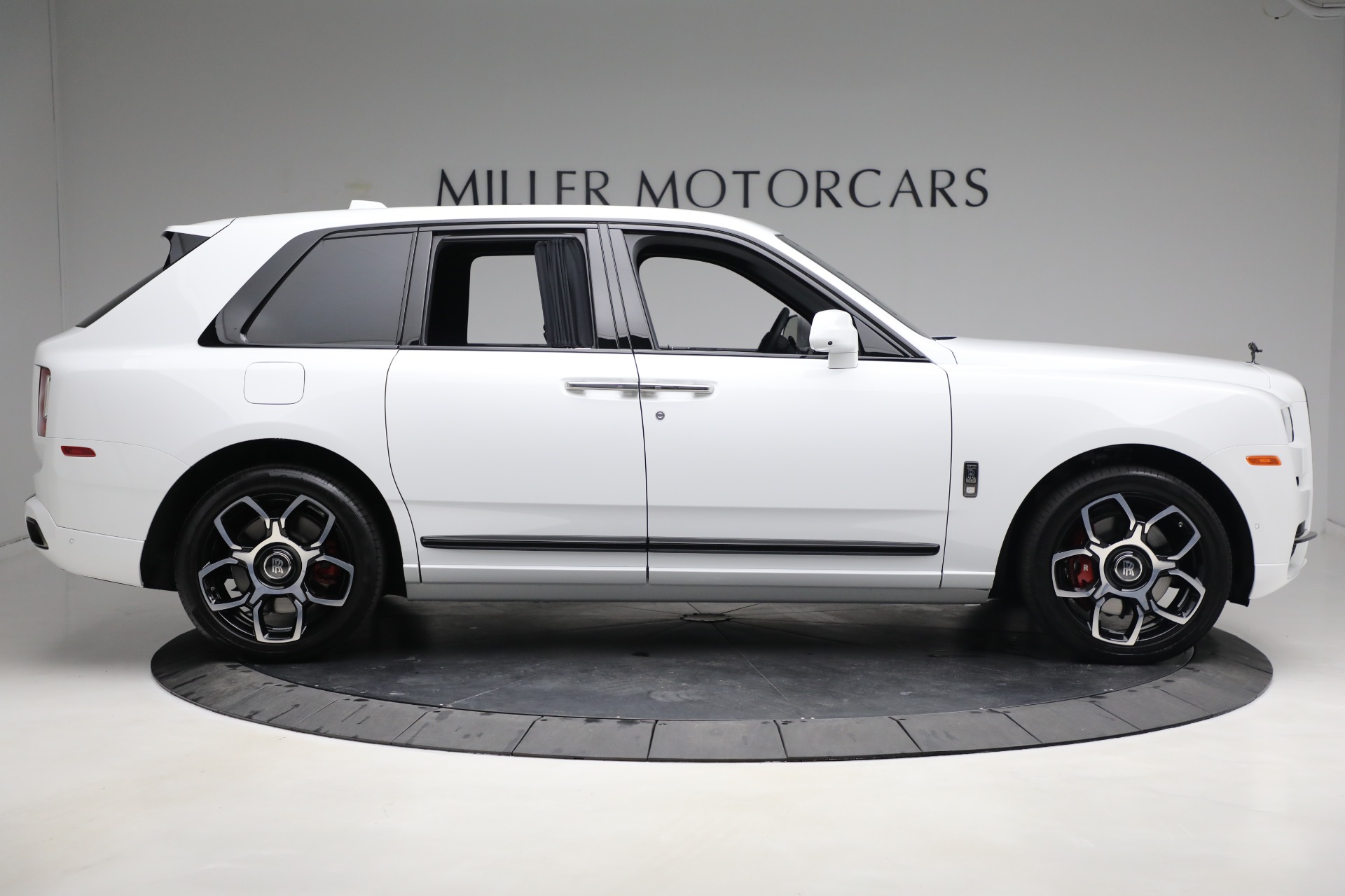 Used-2022-Rolls-Royce-Black-Badge-Cullinan